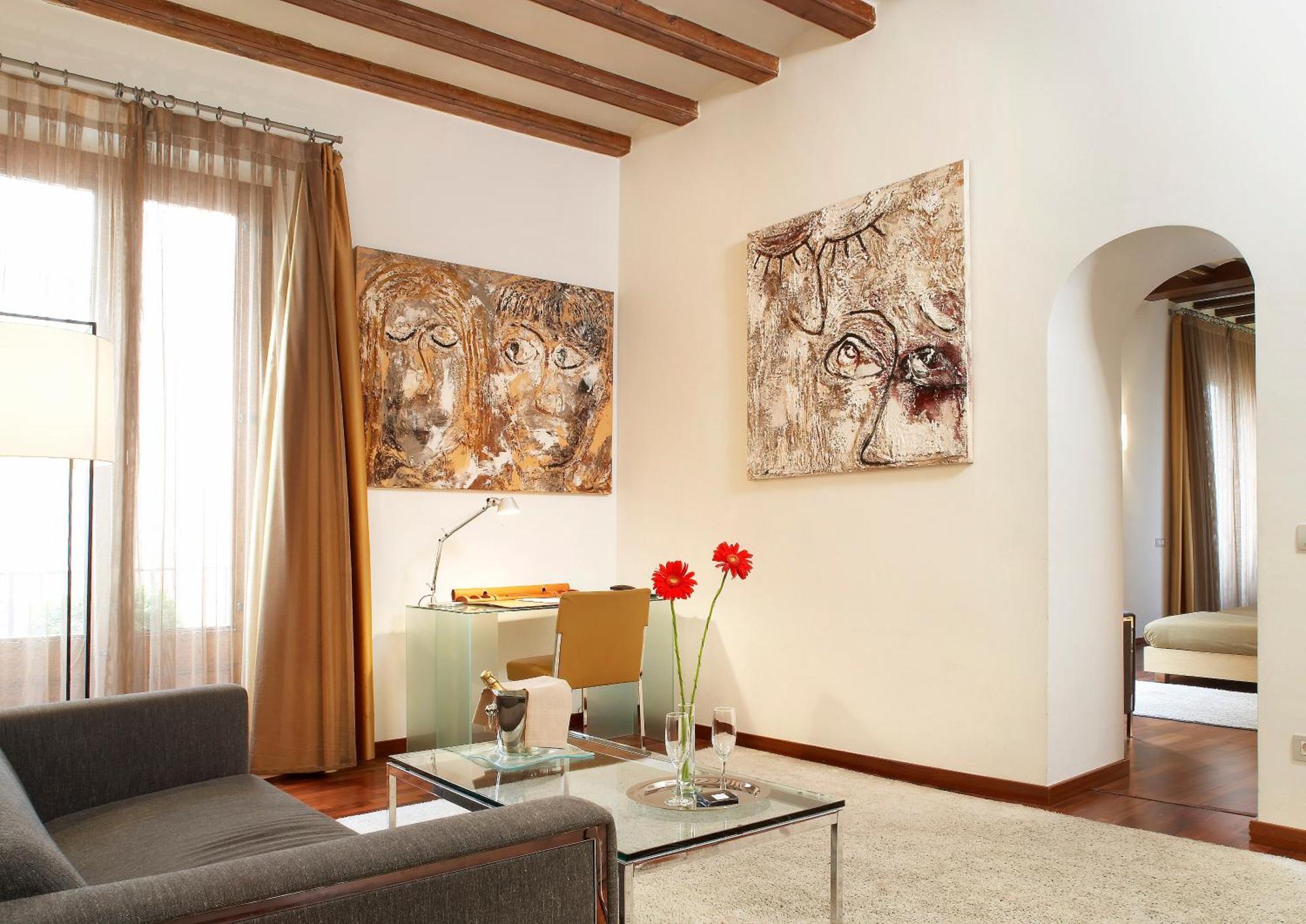 Deluxe Suite,701529355:JPEG