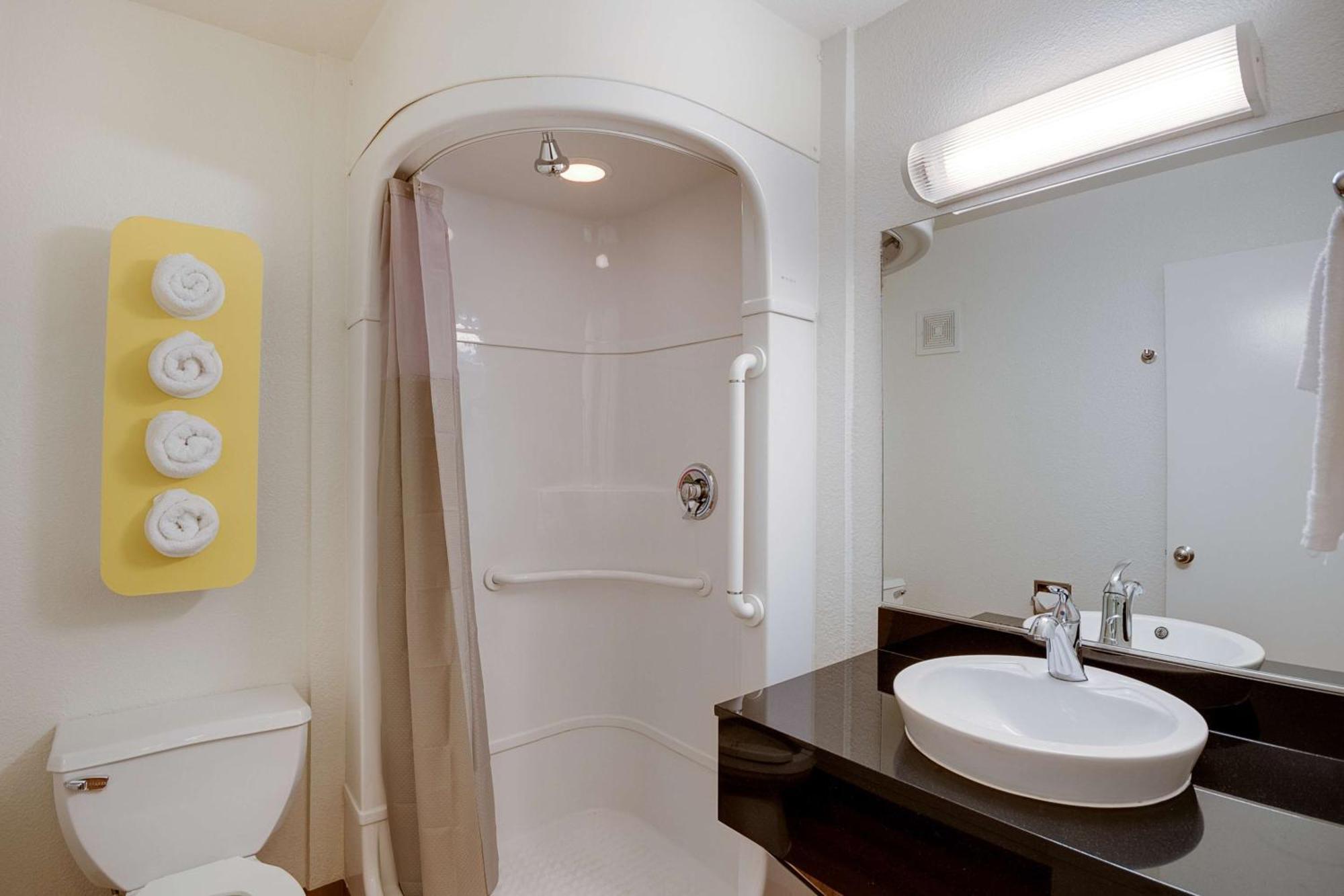 Deluxe Quadruple Room - Smoking