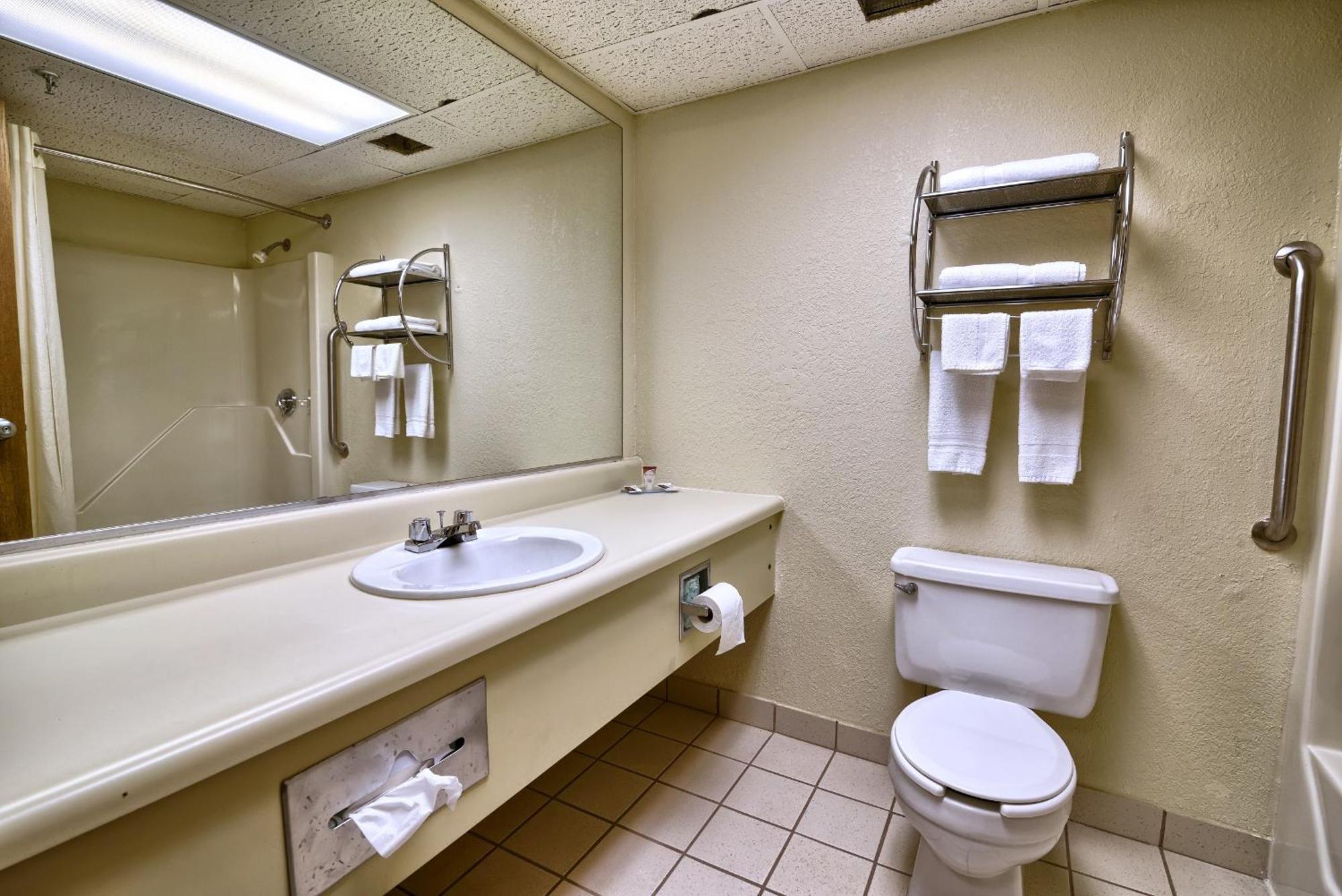 Deluxe Family Suite