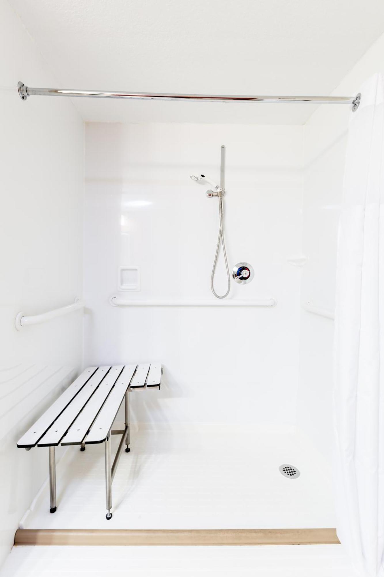 Habitación Estándar adaptada para personas con discapacidad con ducha accesible en silla de ruedas - 1 cama extragrande - No fumadores