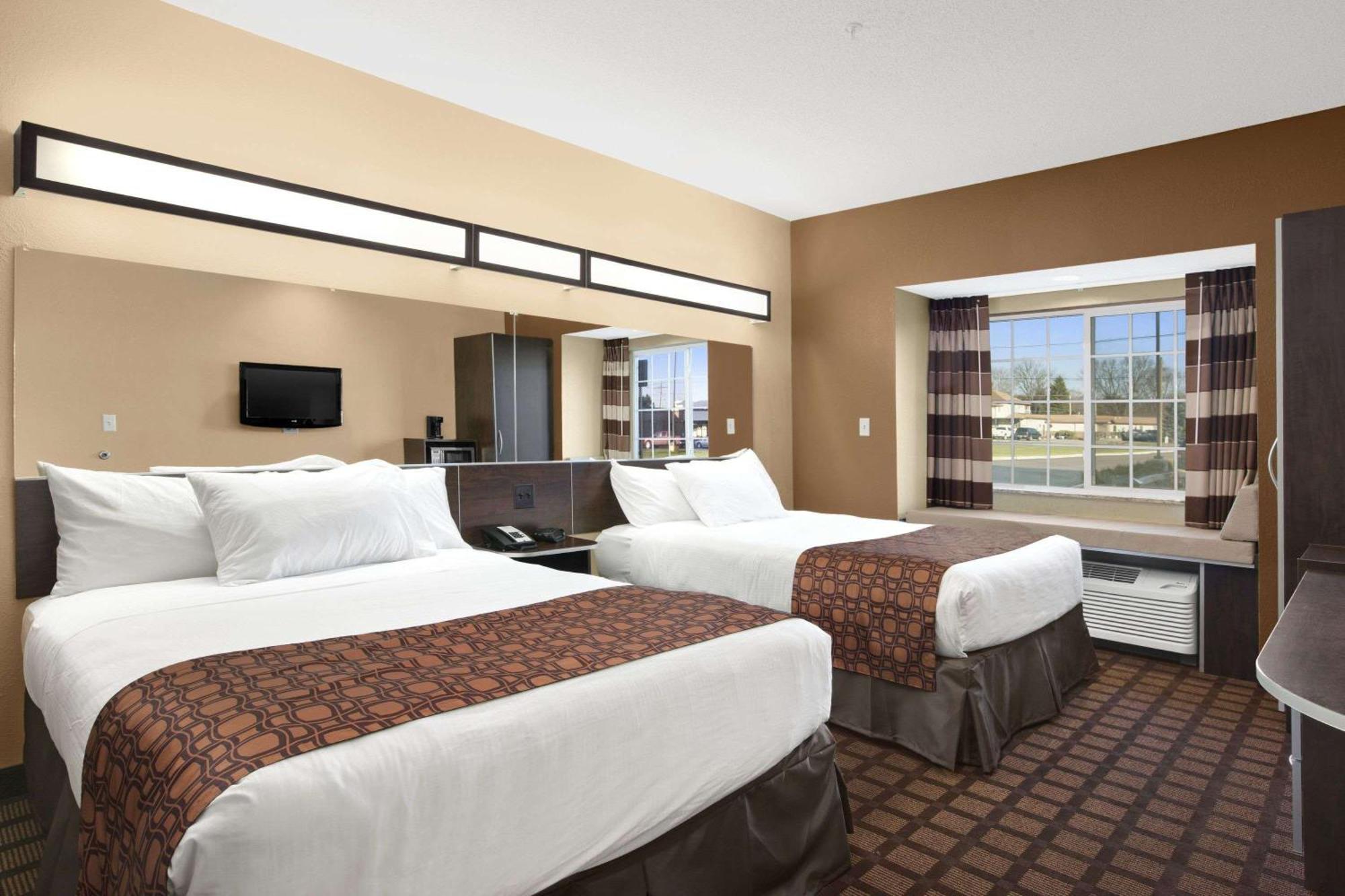 Queen Room with Two Queen Beds - Non-Smoking