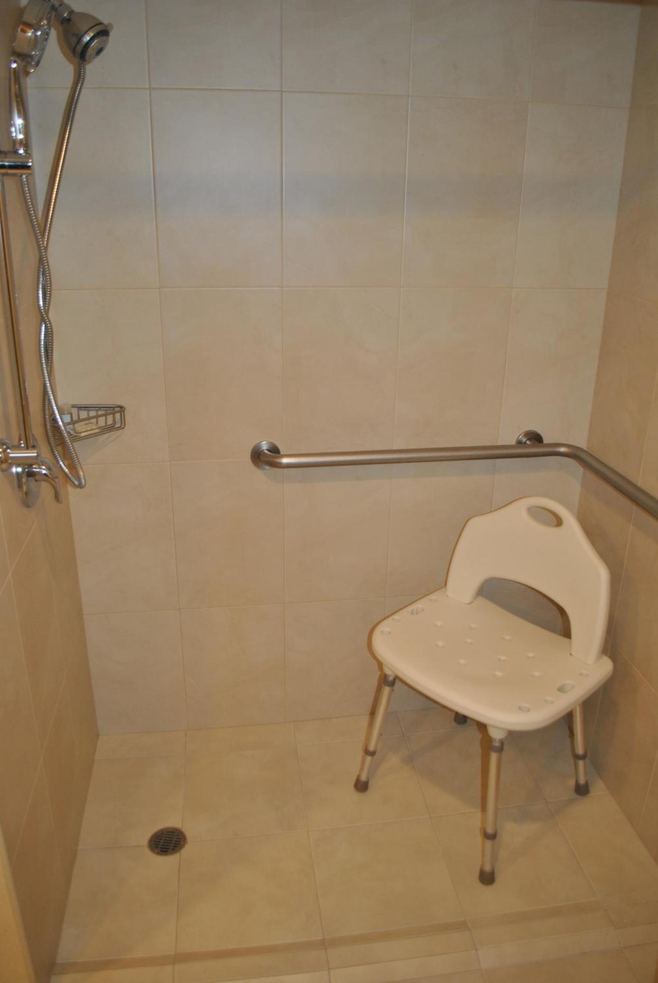 Habitación Estándar con cama extragrande - Adaptada para personas de movilidad reducida