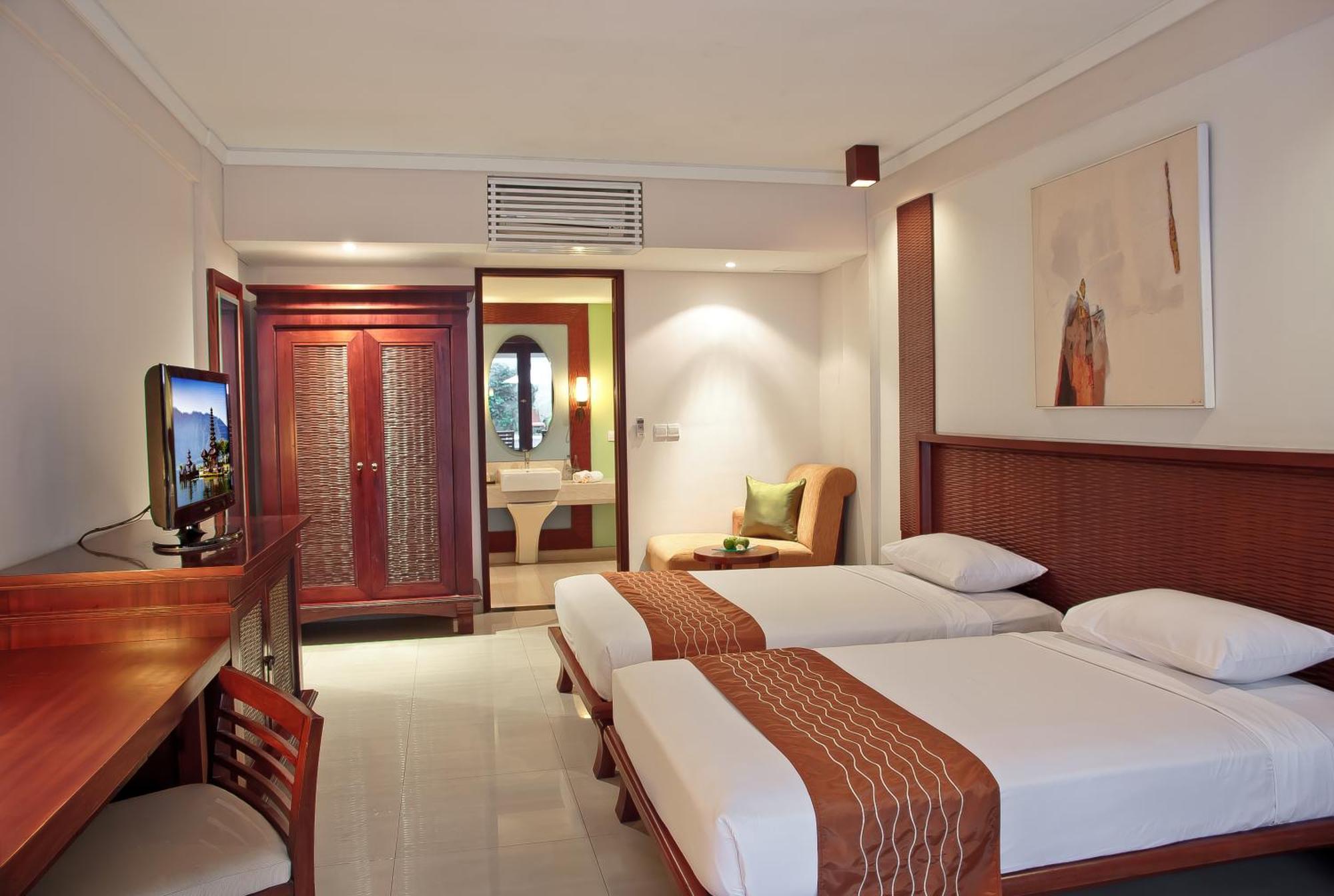Deluxe Double or Twin Room with Pool Access