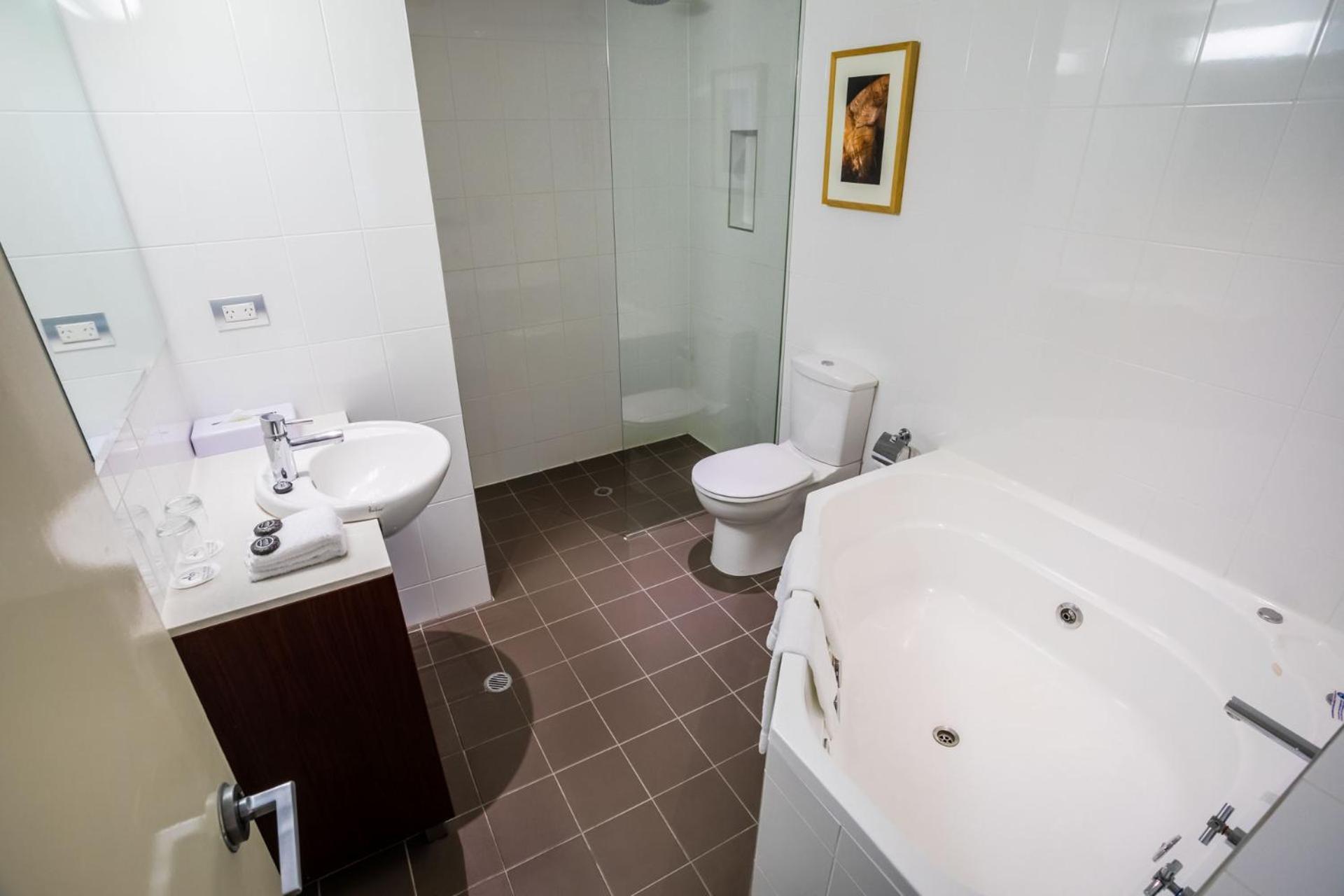 Riverview Spa Suite