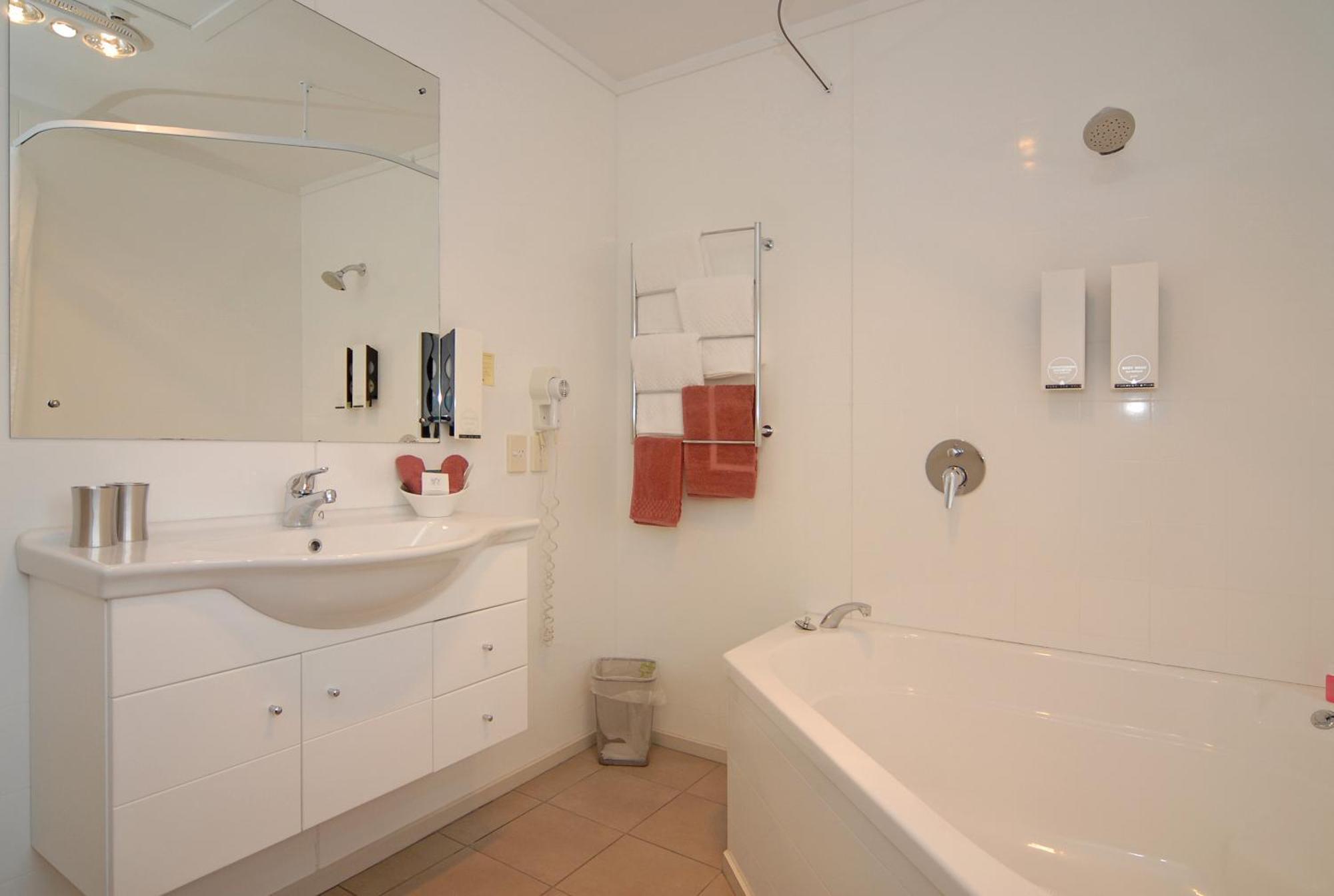 Studio with Private Spa Bath