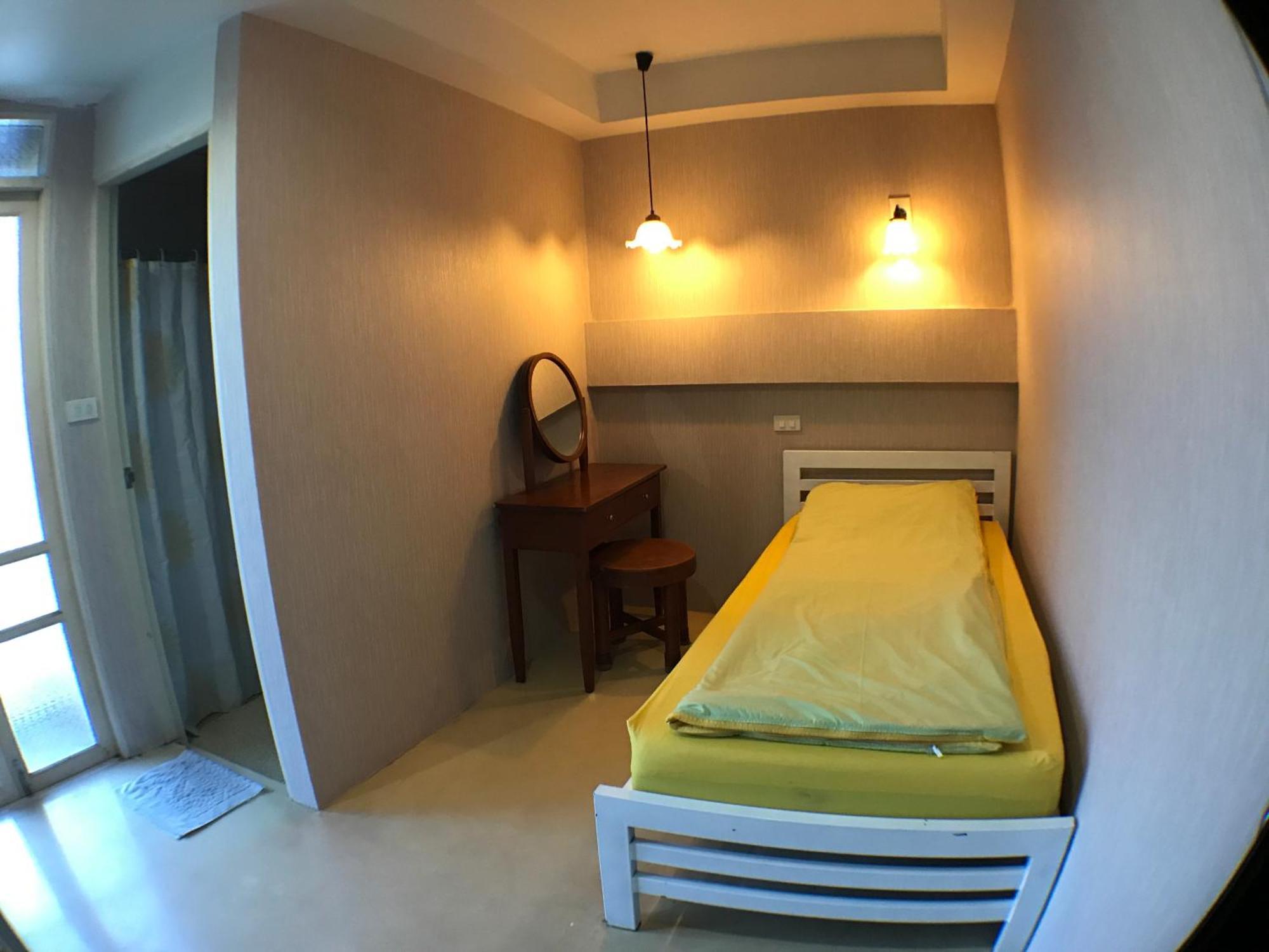 Standard Single Room,703730134:JPEG