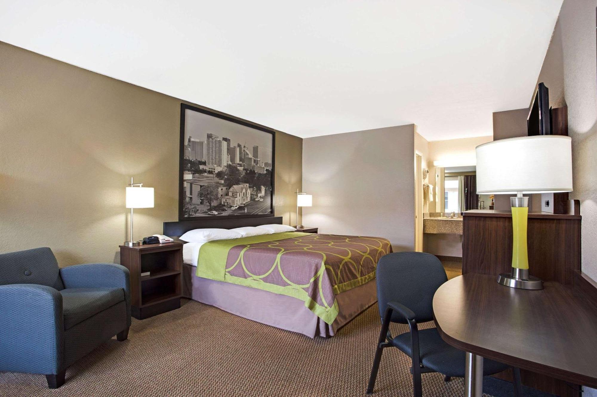 King Room - Disability Access - Non-Smoking
