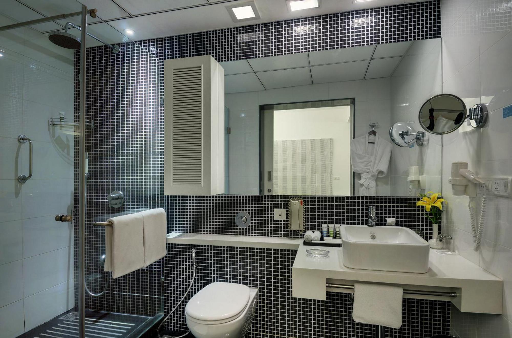 Two-Bedroom Suite with Balcony with 20% discount on food and soft beverages and spa and Happy Hour 1+1 at By the Blue