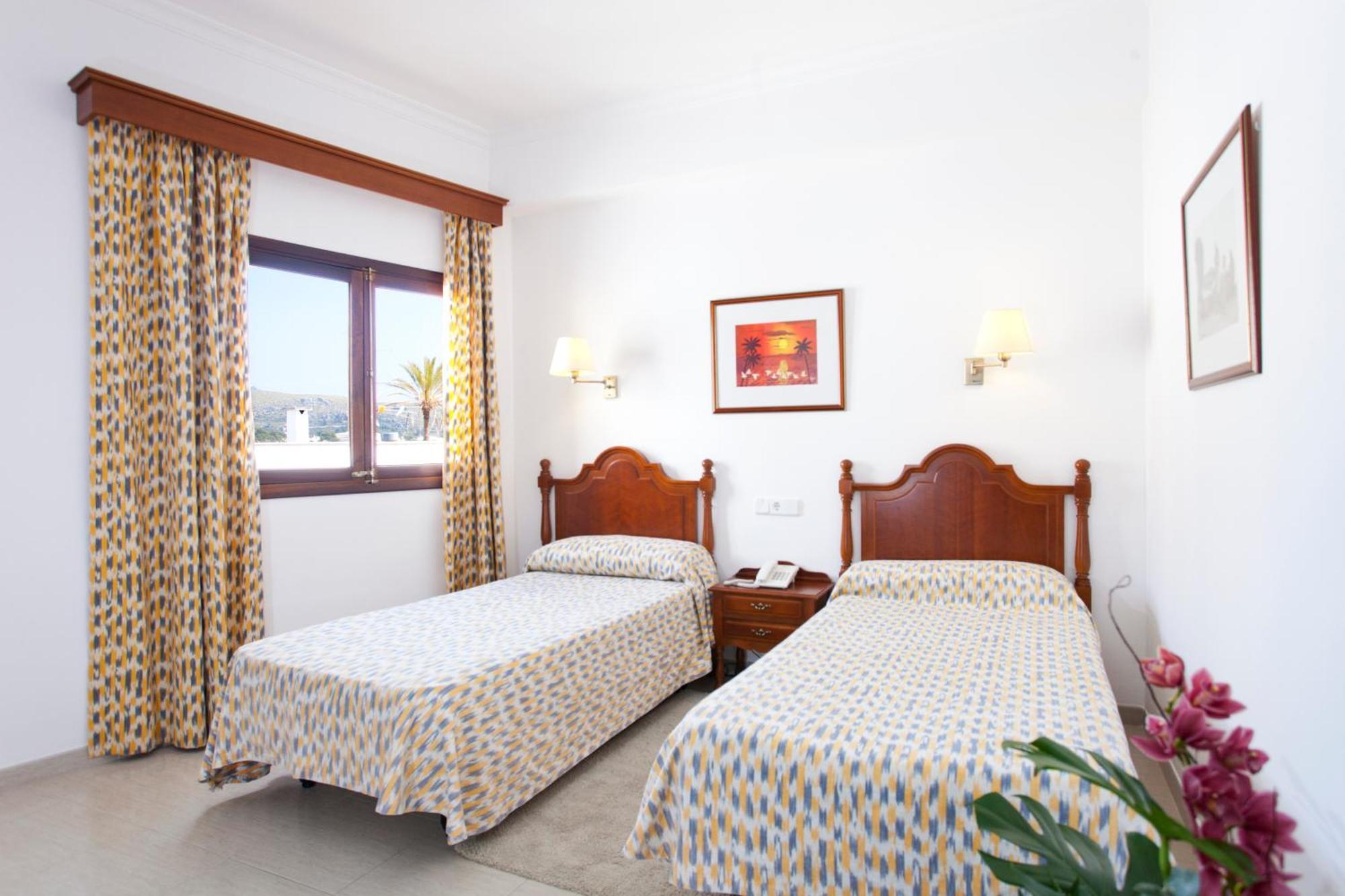 Standard Double Room,835768700:JPEG