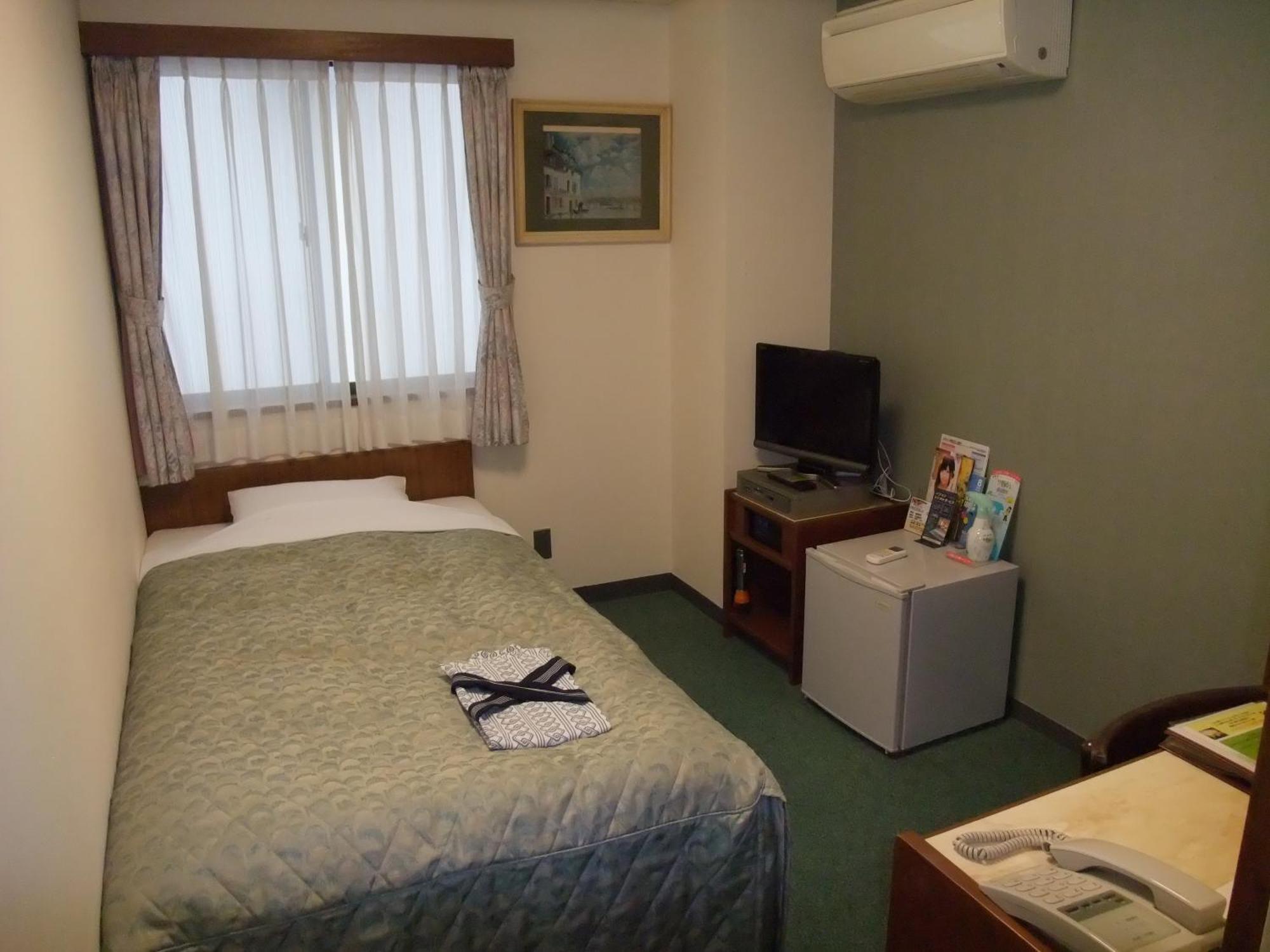 Single Room B - Non-Smoking