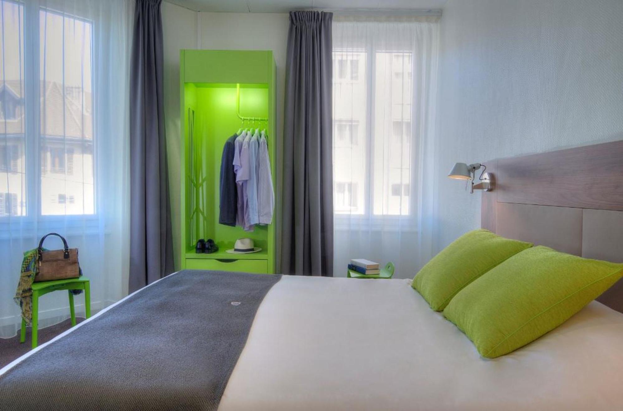 Standard Double Room with One Single Bed - Up to Ten Years