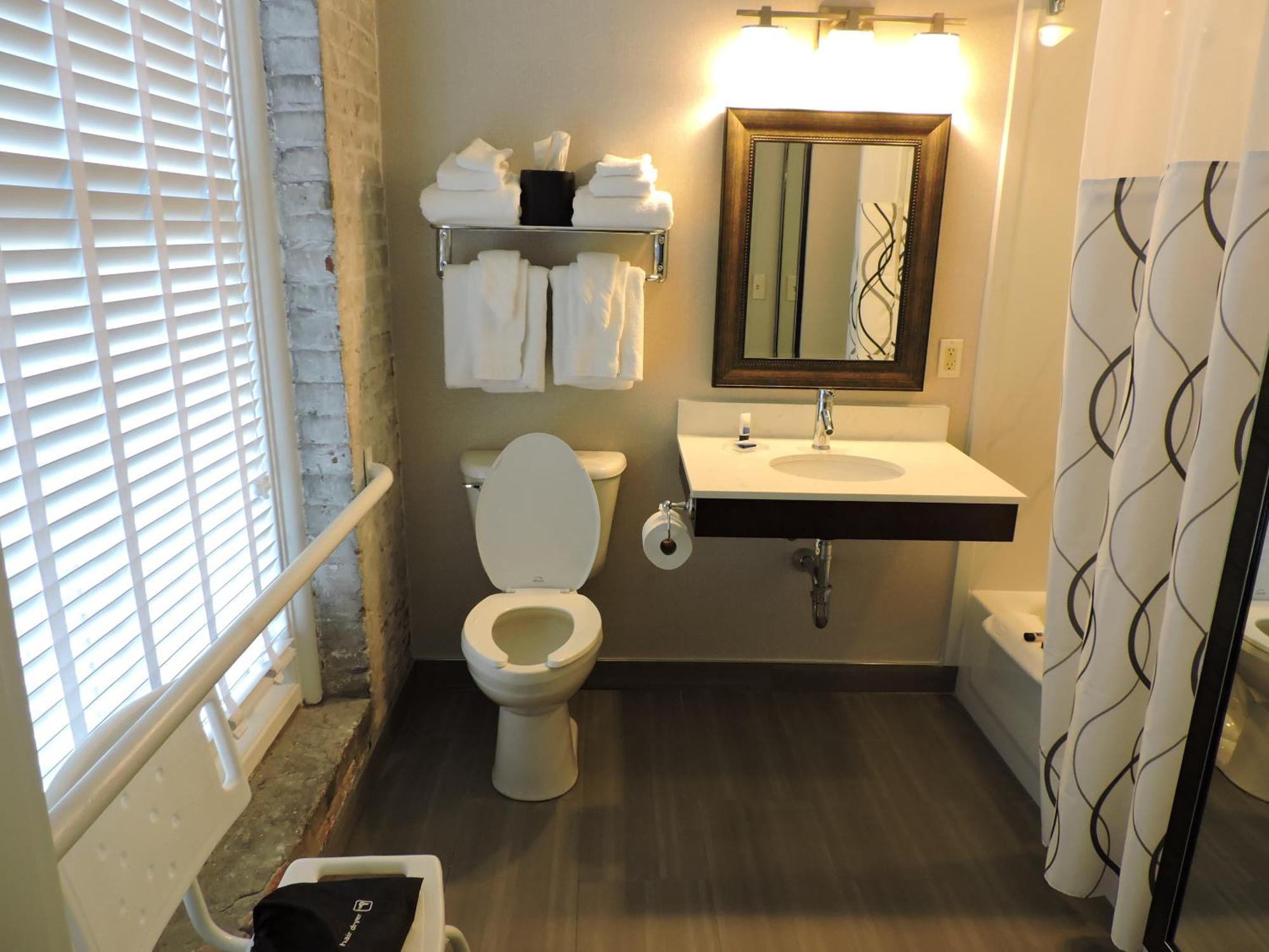 Quarto Duplo com 2 Camas de Casal - Acessível para Hóspedes com Mobilidade Reduzida