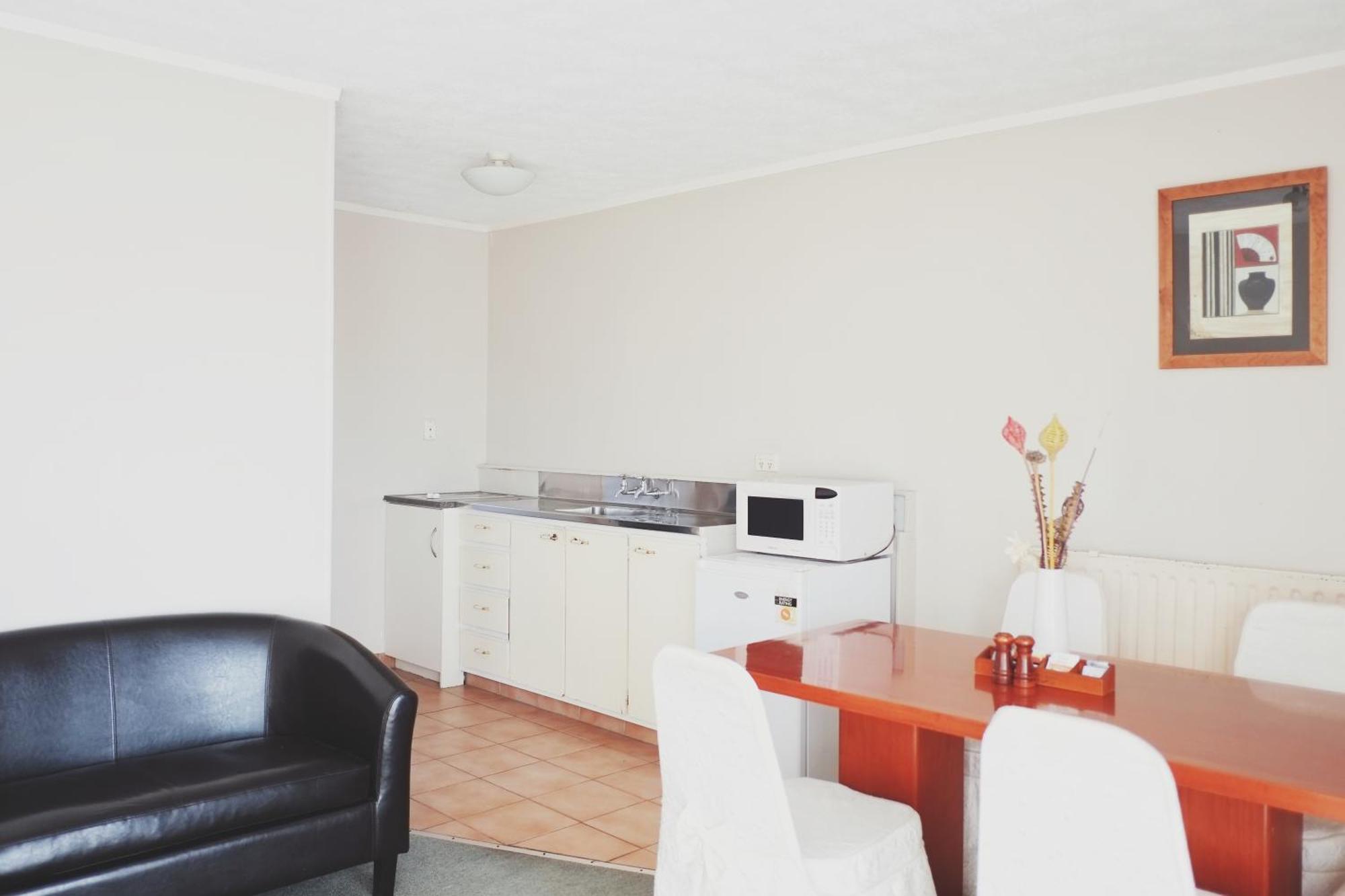 Family One-Bedroom Suite
