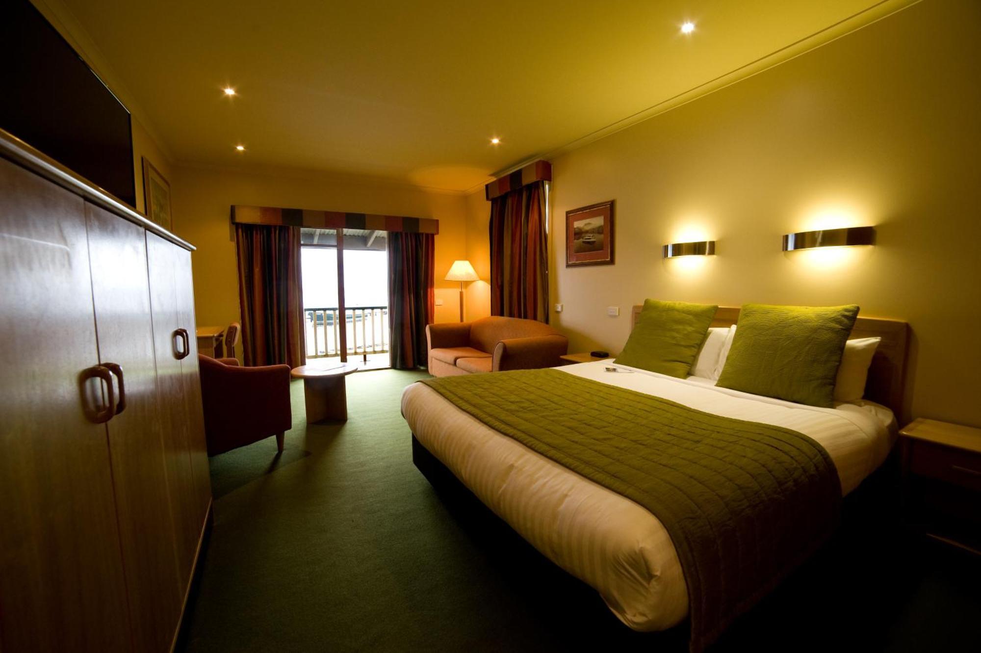 Executive Waterfront Suite