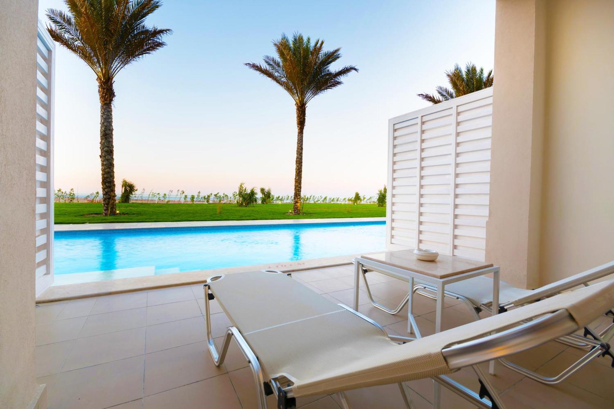 Superior Queen or Twin Room - Swim up,704396194:JPEG