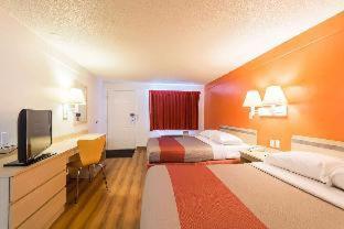 Deluxe Double Room with Two Double Beds - Mobility Access/Non-Smoking