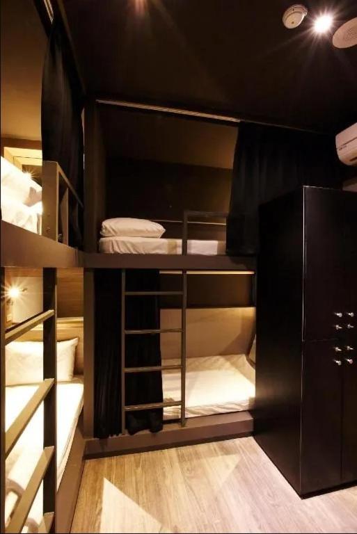 Bed 6-Bed Mixed Dormitory Room