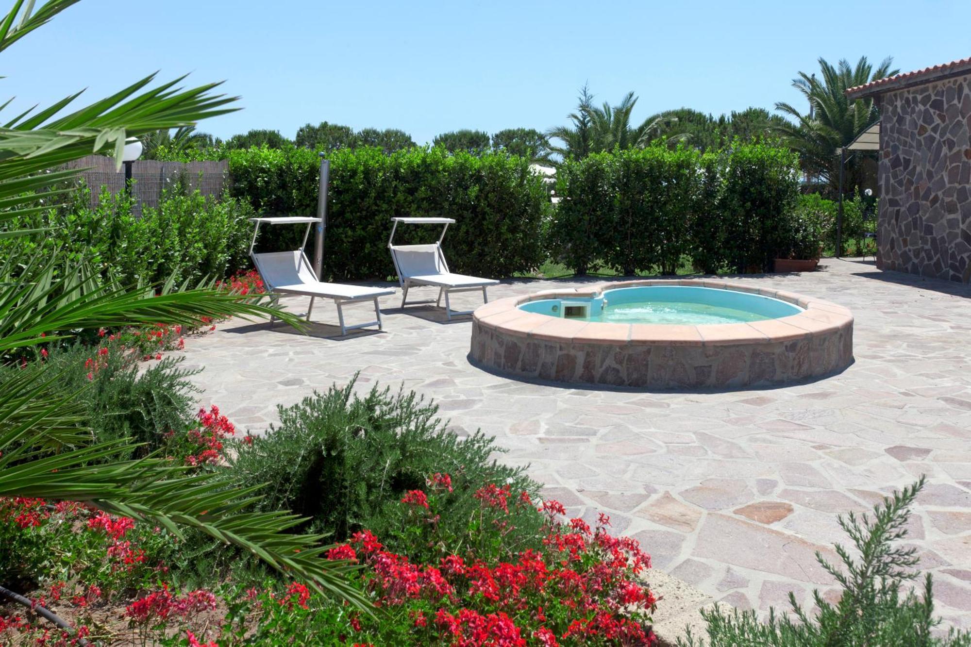 Villa with Private Pool - Annex