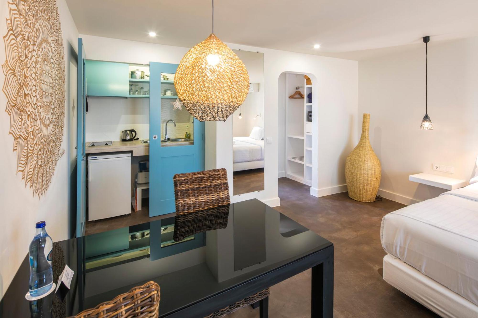 Studio Apartment