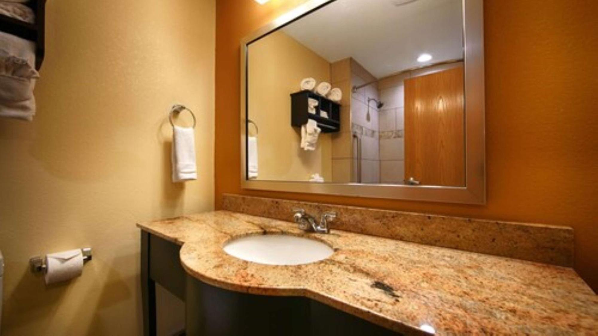 King Room with Whirlpool - Non-smoking