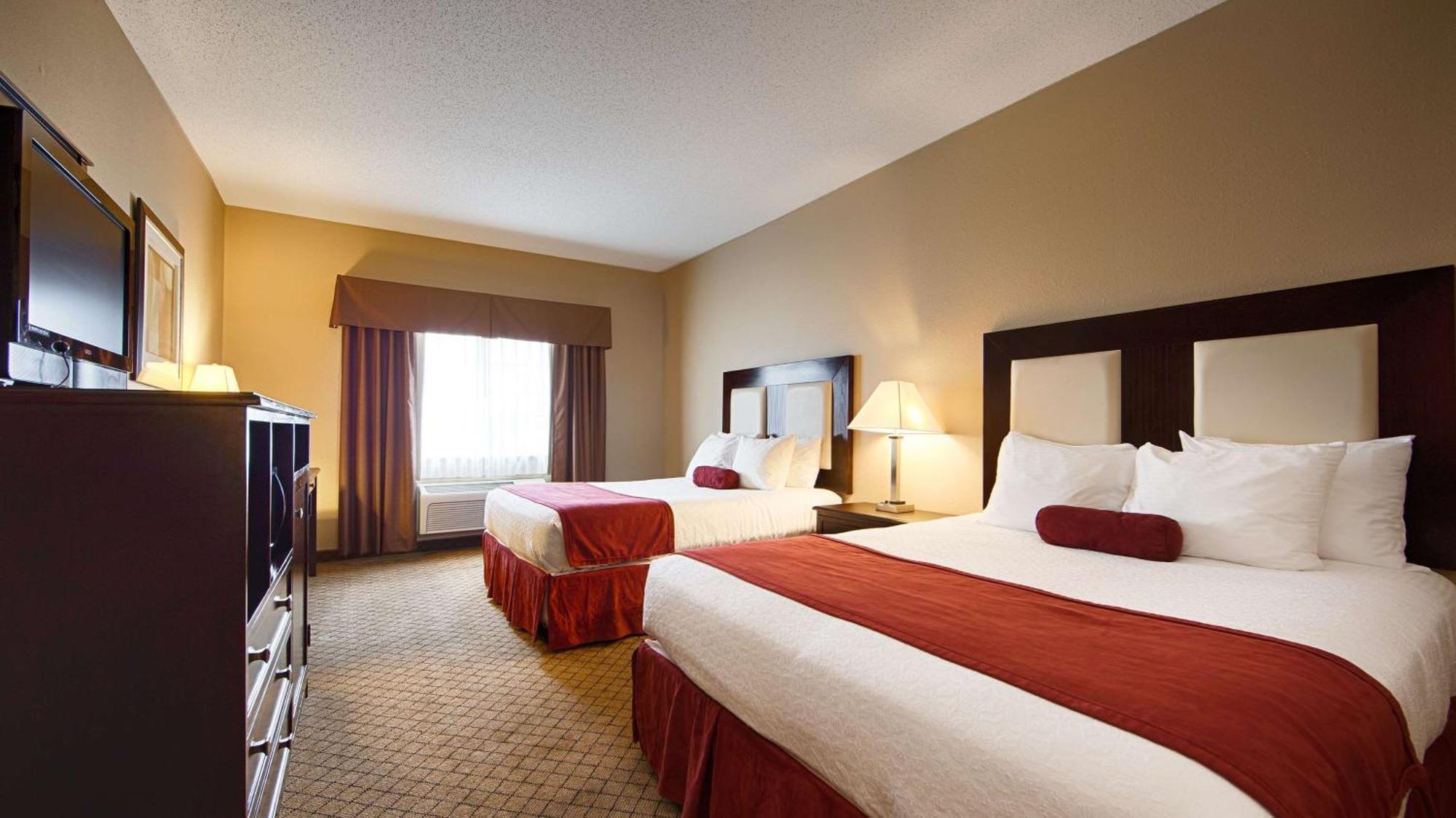 Queen Room with Two Queen Beds - Non-Smoking