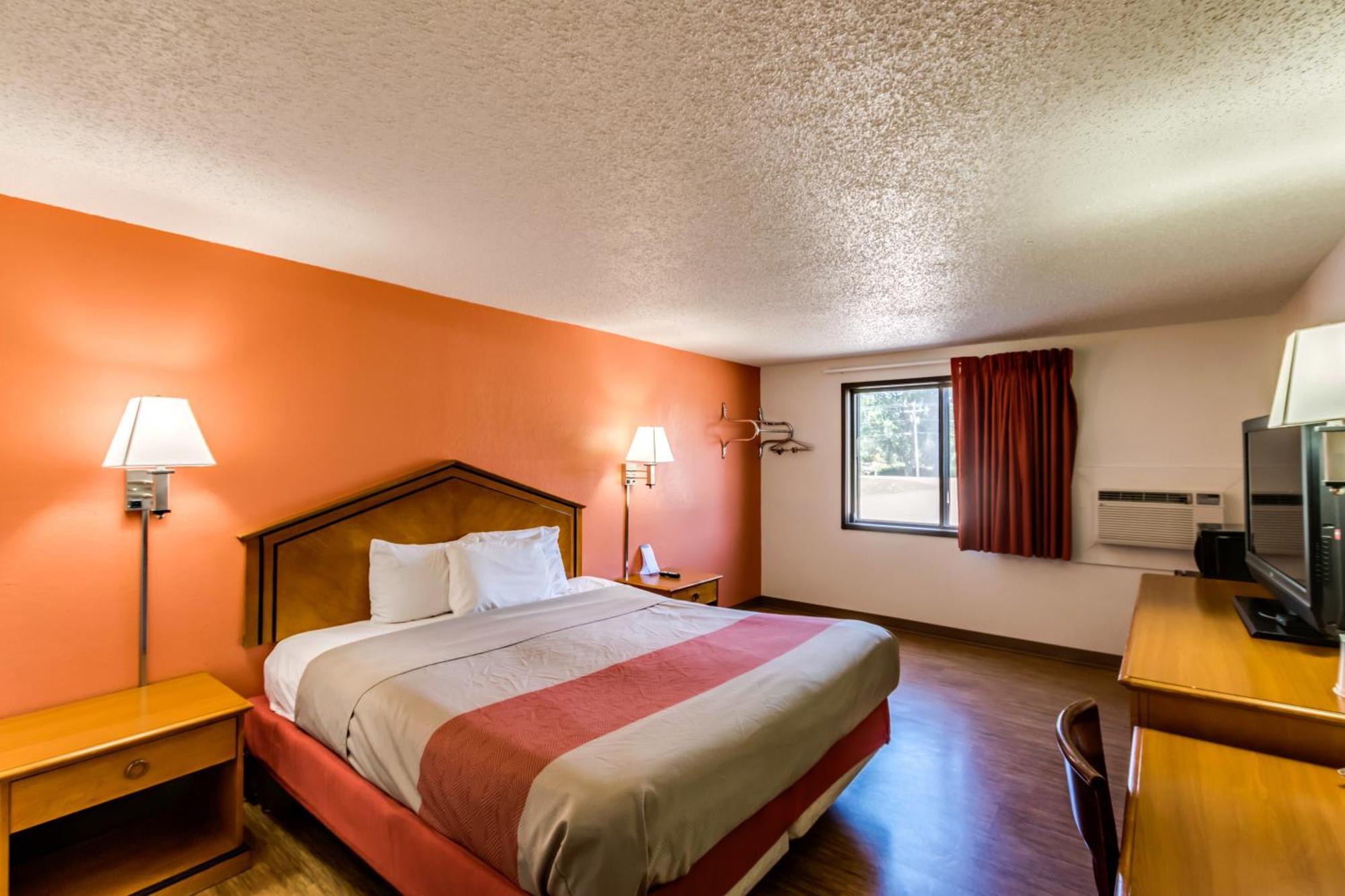 King Room - Non-Smoking
