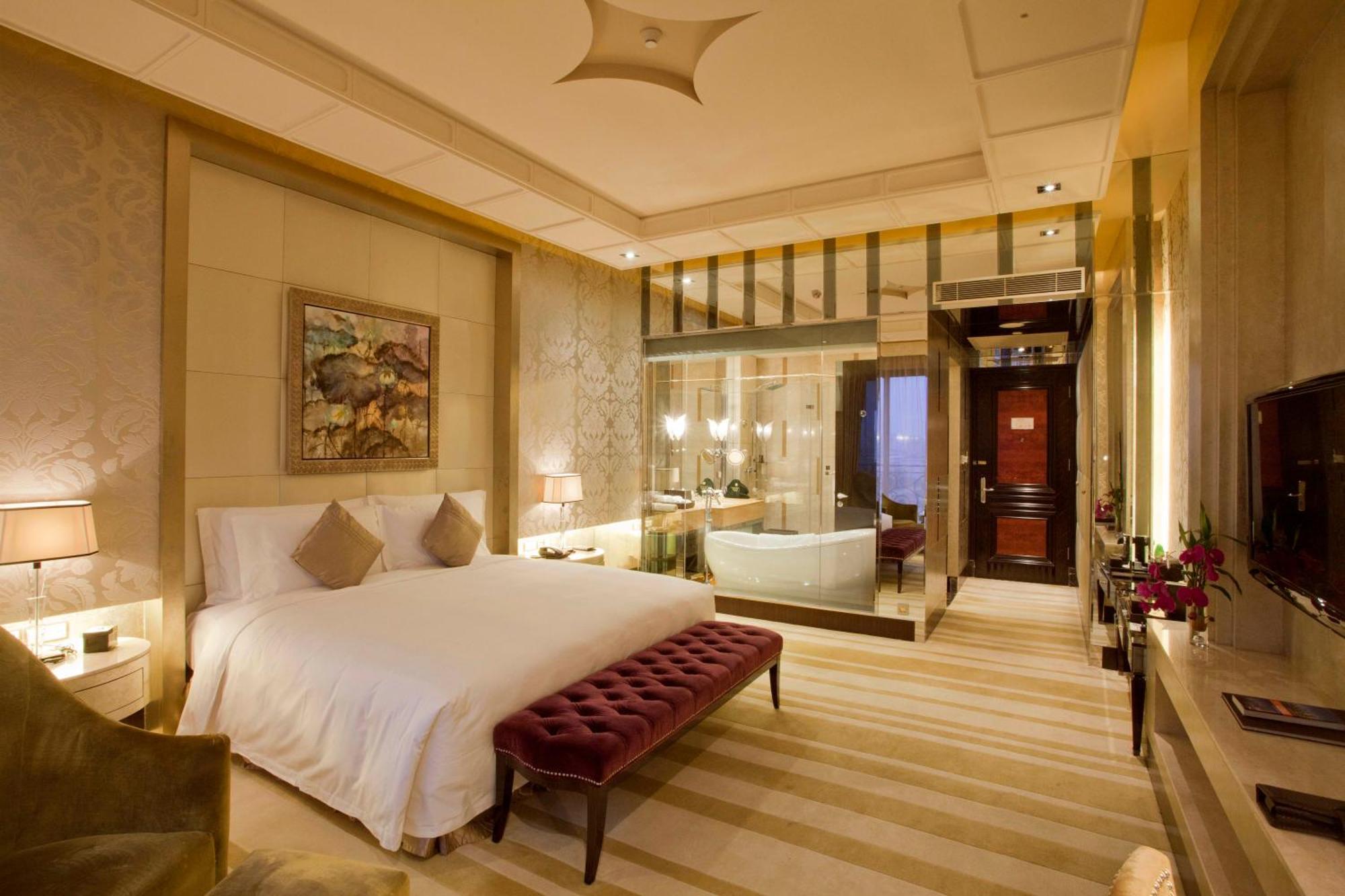 Chateau Deluxe King Room