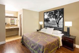 King Room - Non-Smoking