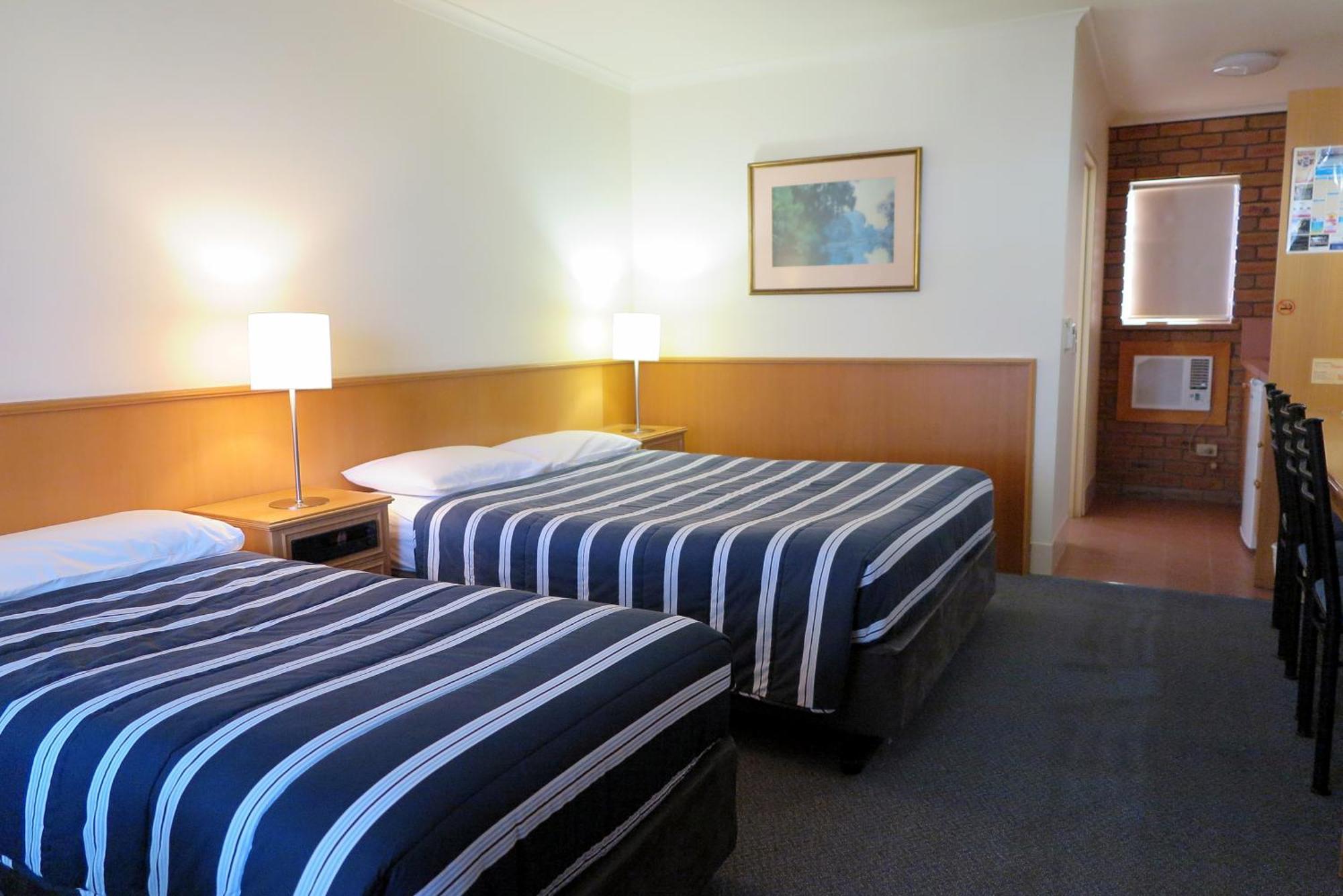 Twin Room (Upstairs)