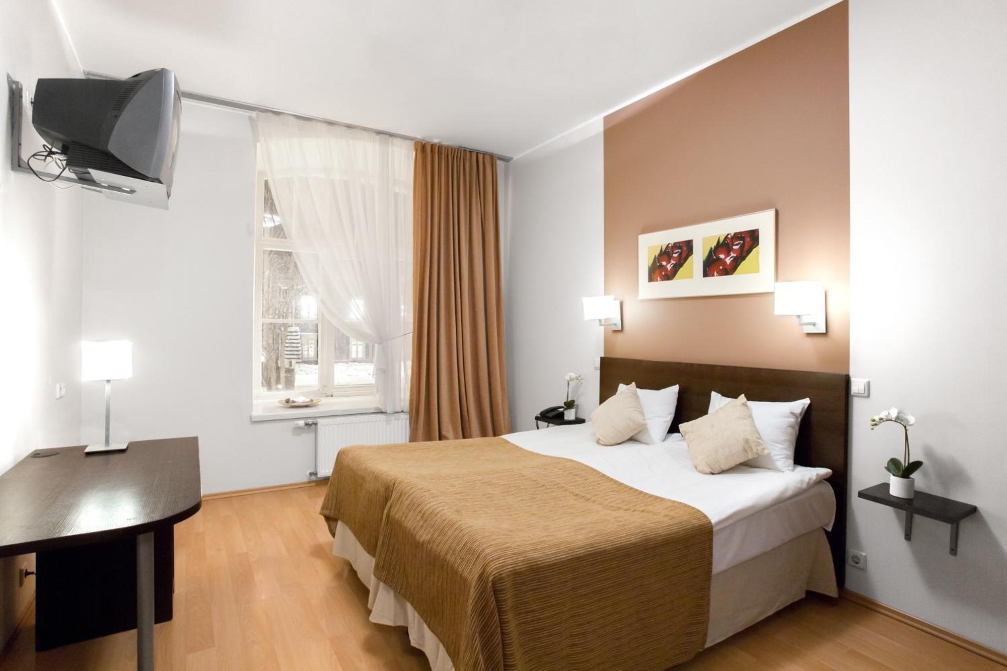 Triple Room with Street View,1212417265:JPEG