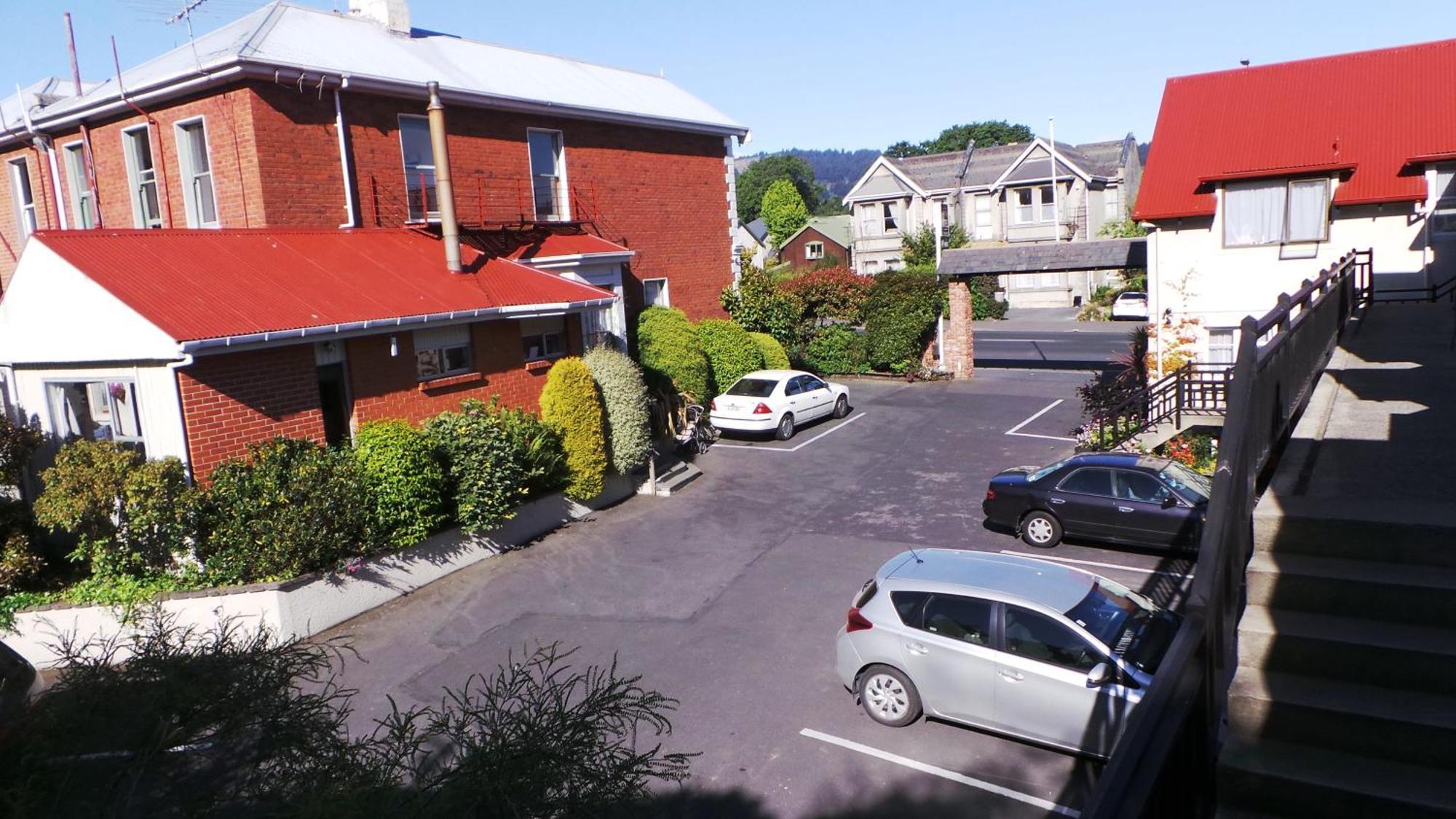 Three-Bedroom Apartment,1148093284:JPEG