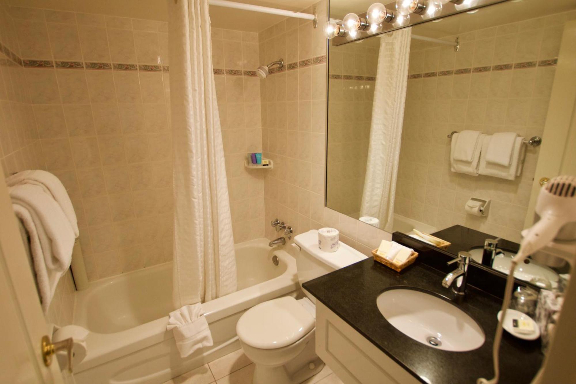 One-Bedroom Suite (2 Adults),1182120574:JPEG