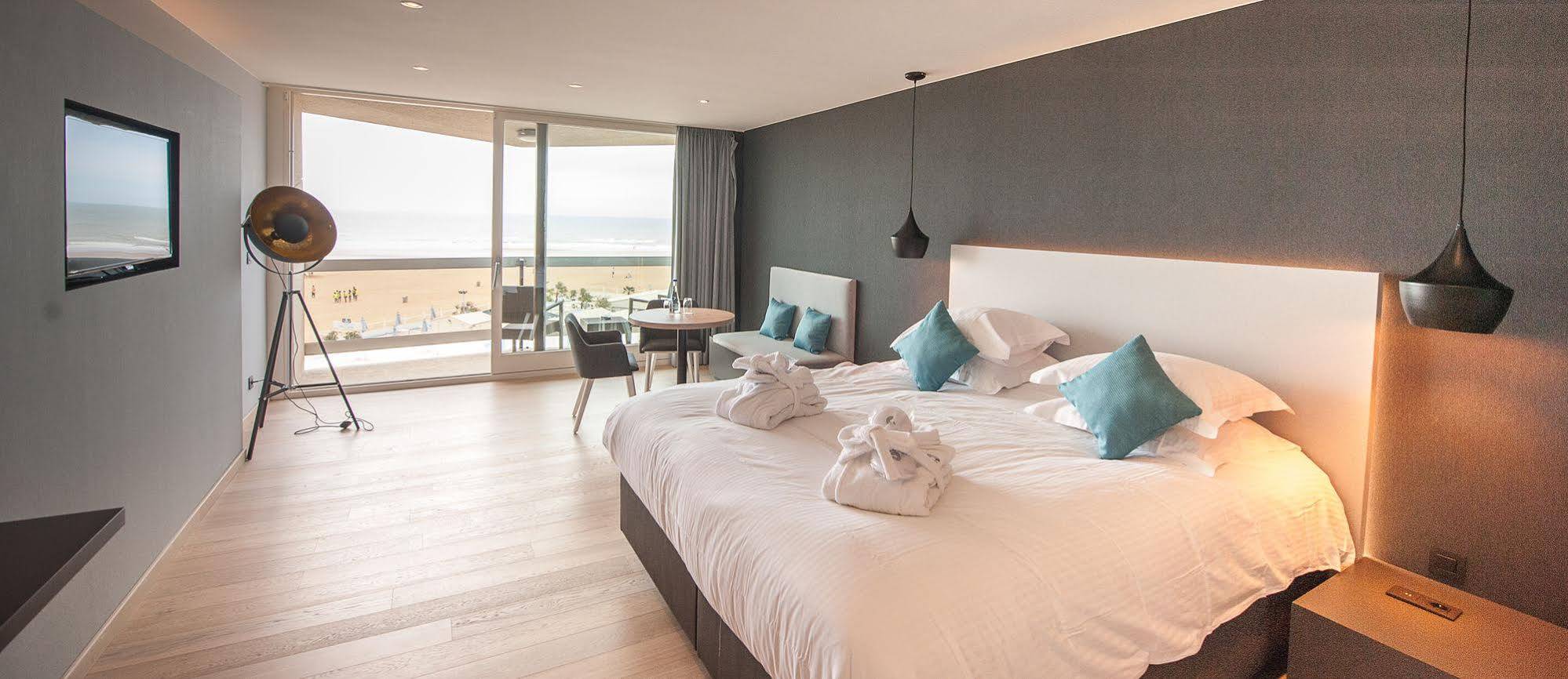 Junior Suite Twin Beds Sea View