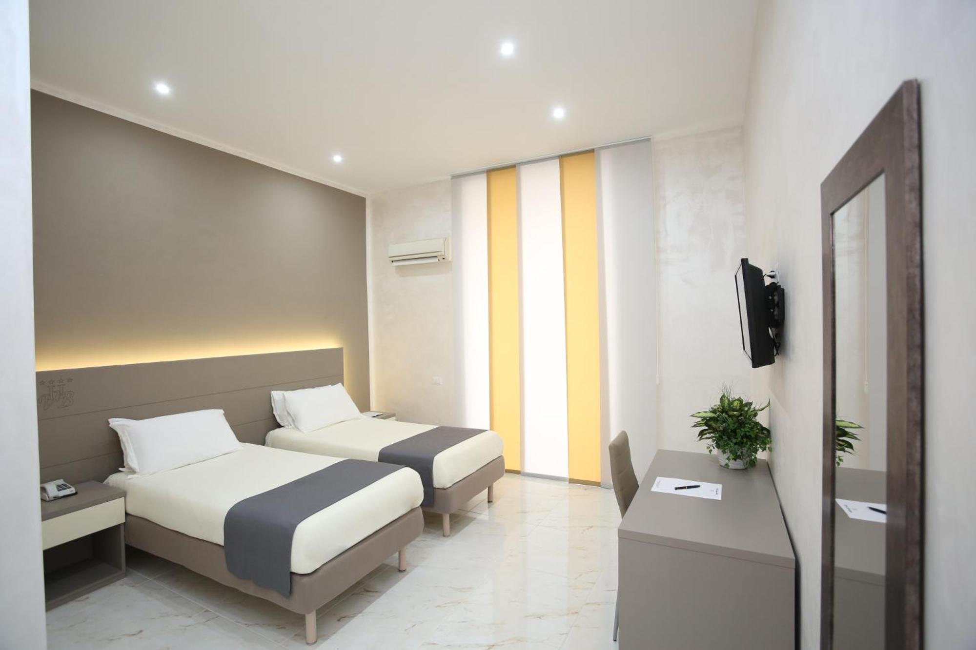 Superior Double or Twin Room,398971926:JPEG