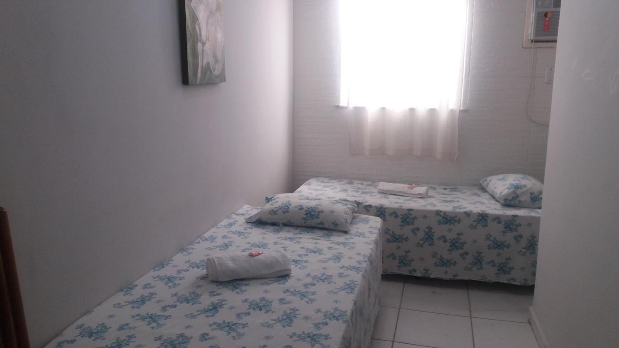 Quarto com 2 Camas de Solteiro