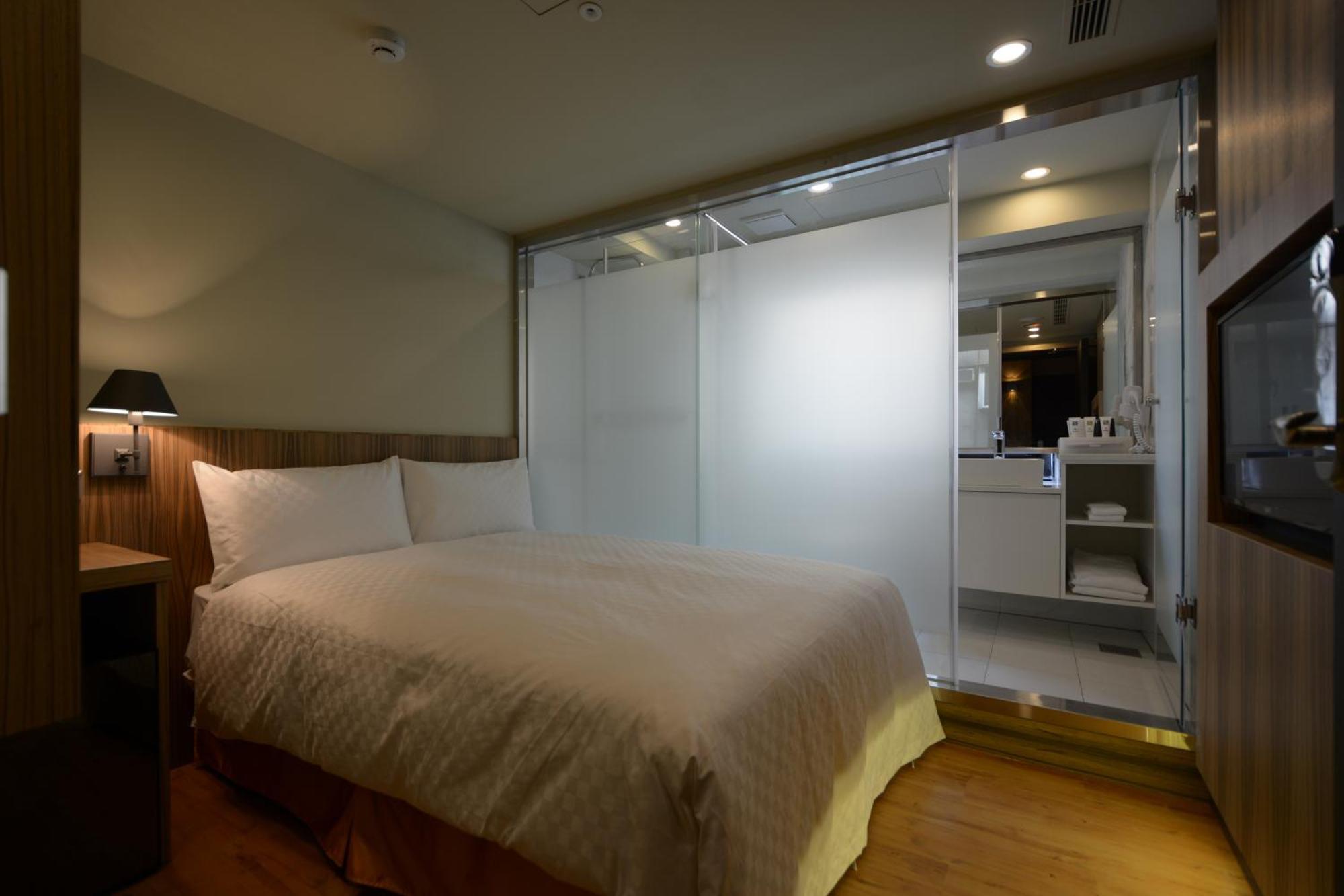 Standard Double RoomNo Window