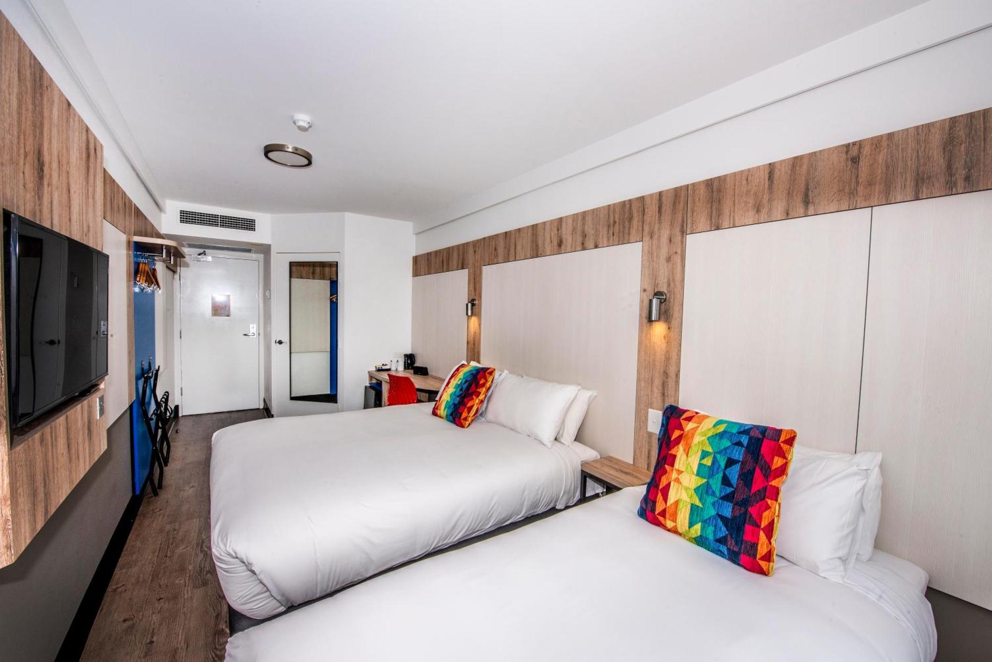 Classic Triple Room One Queen One Single Bed,1341707159:JPEG