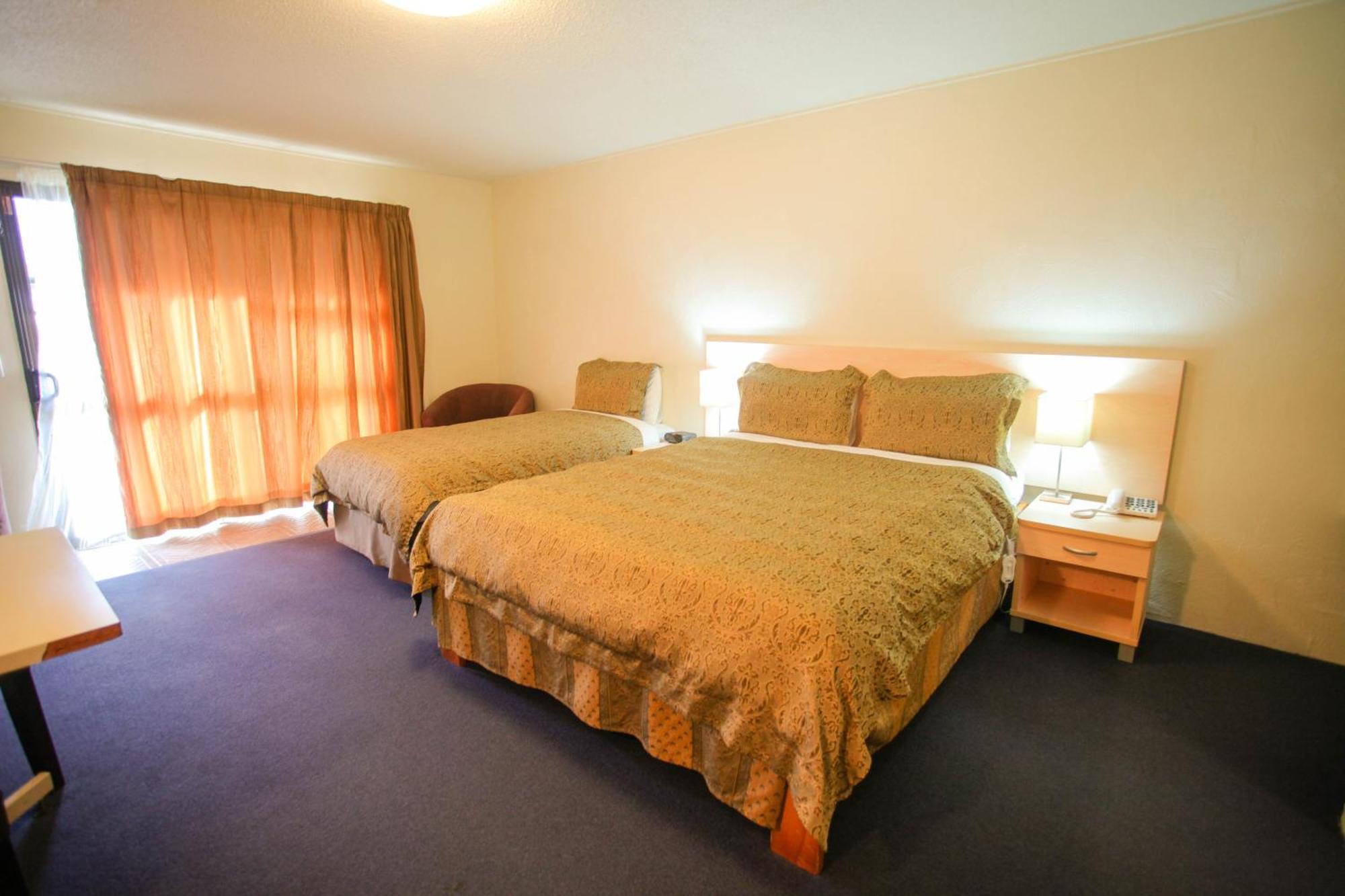 Superior Twin Room with Spa Bath - Disability Access