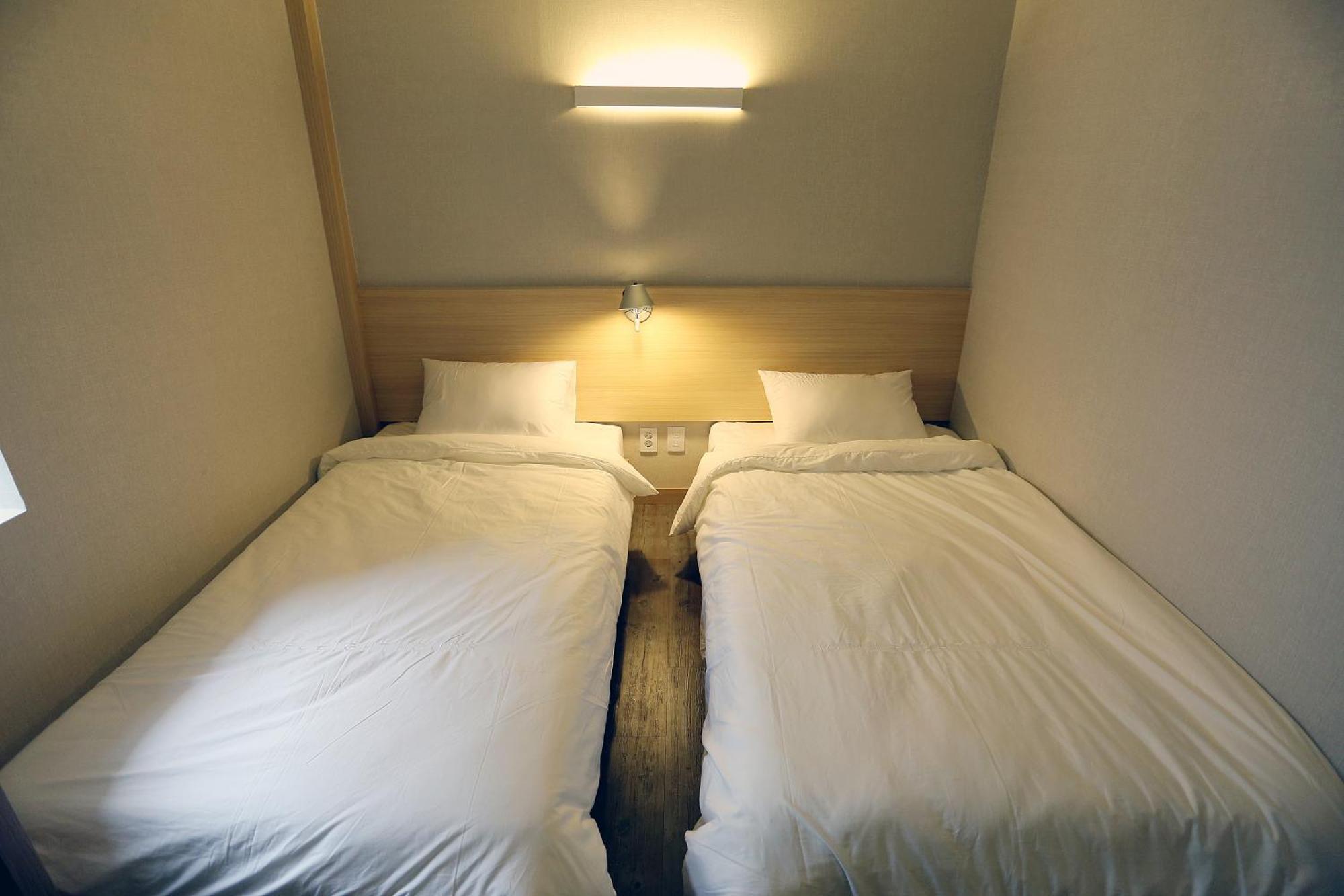 Standard Twin Room,707381779:JPEG