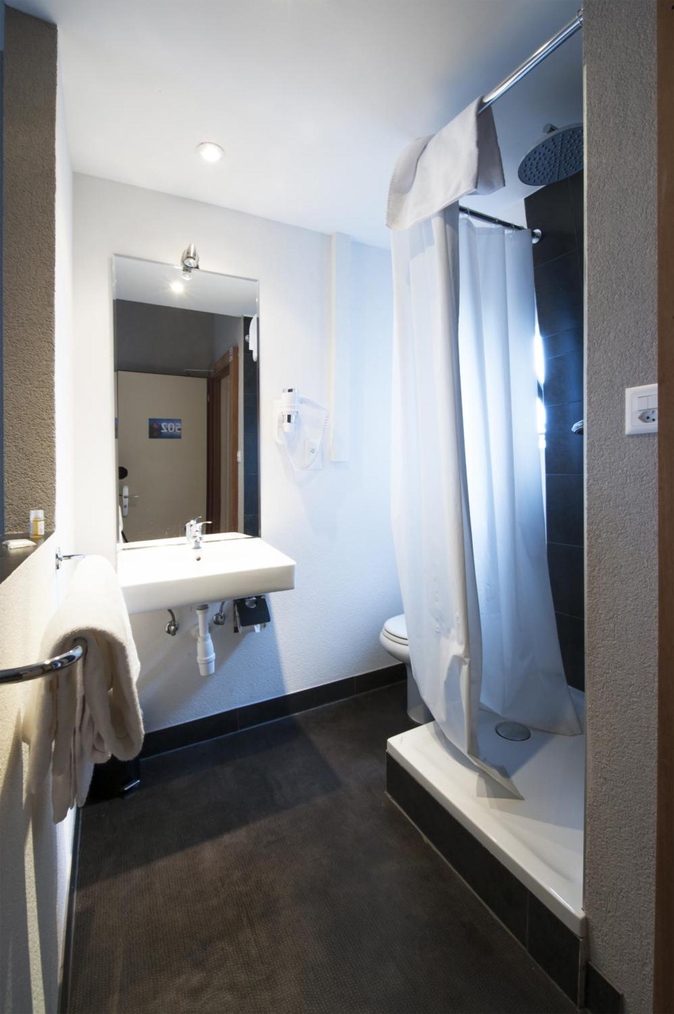Single Room with Courtyard View,1731419494:JPEG