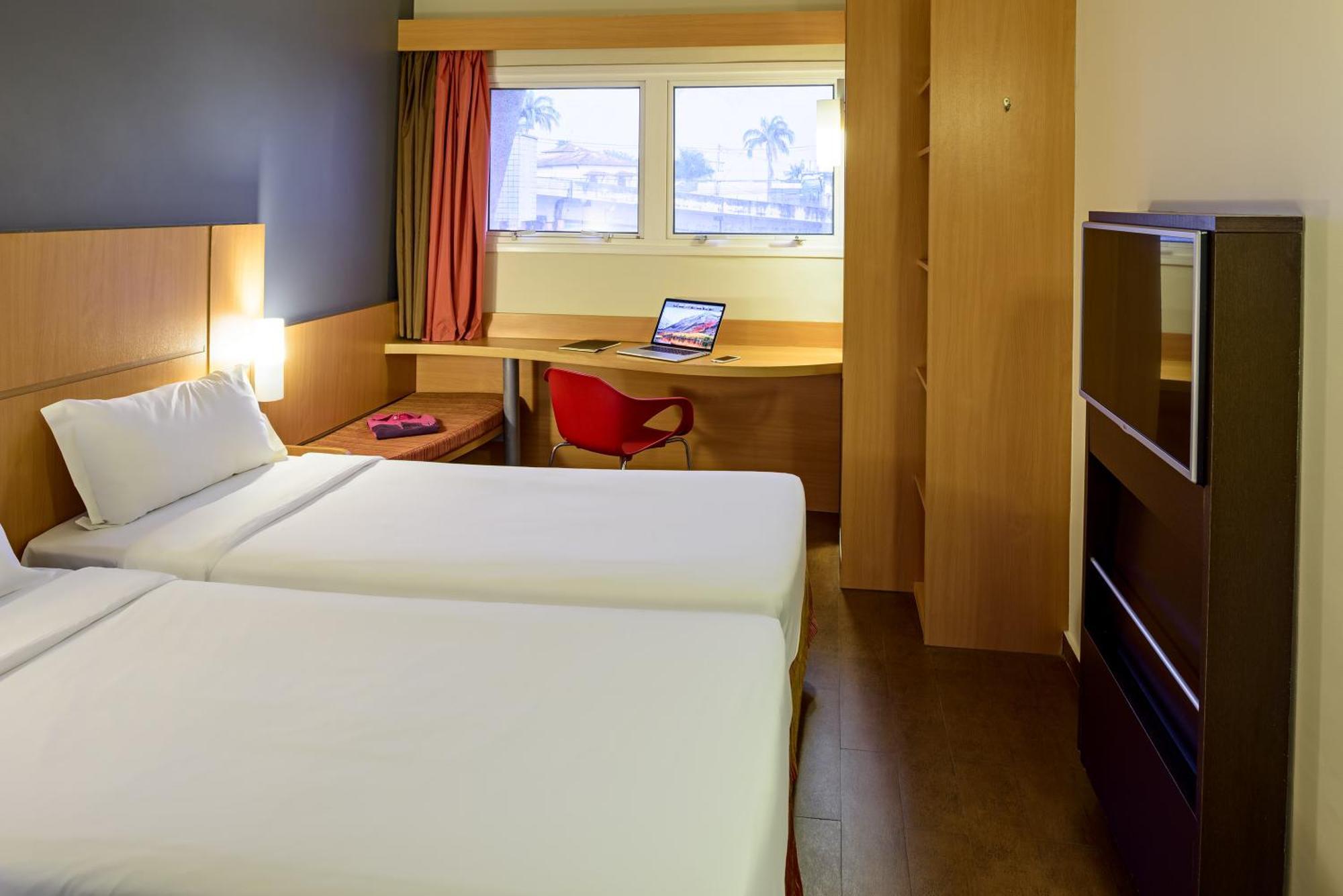 Standard Room with Two Single Beds