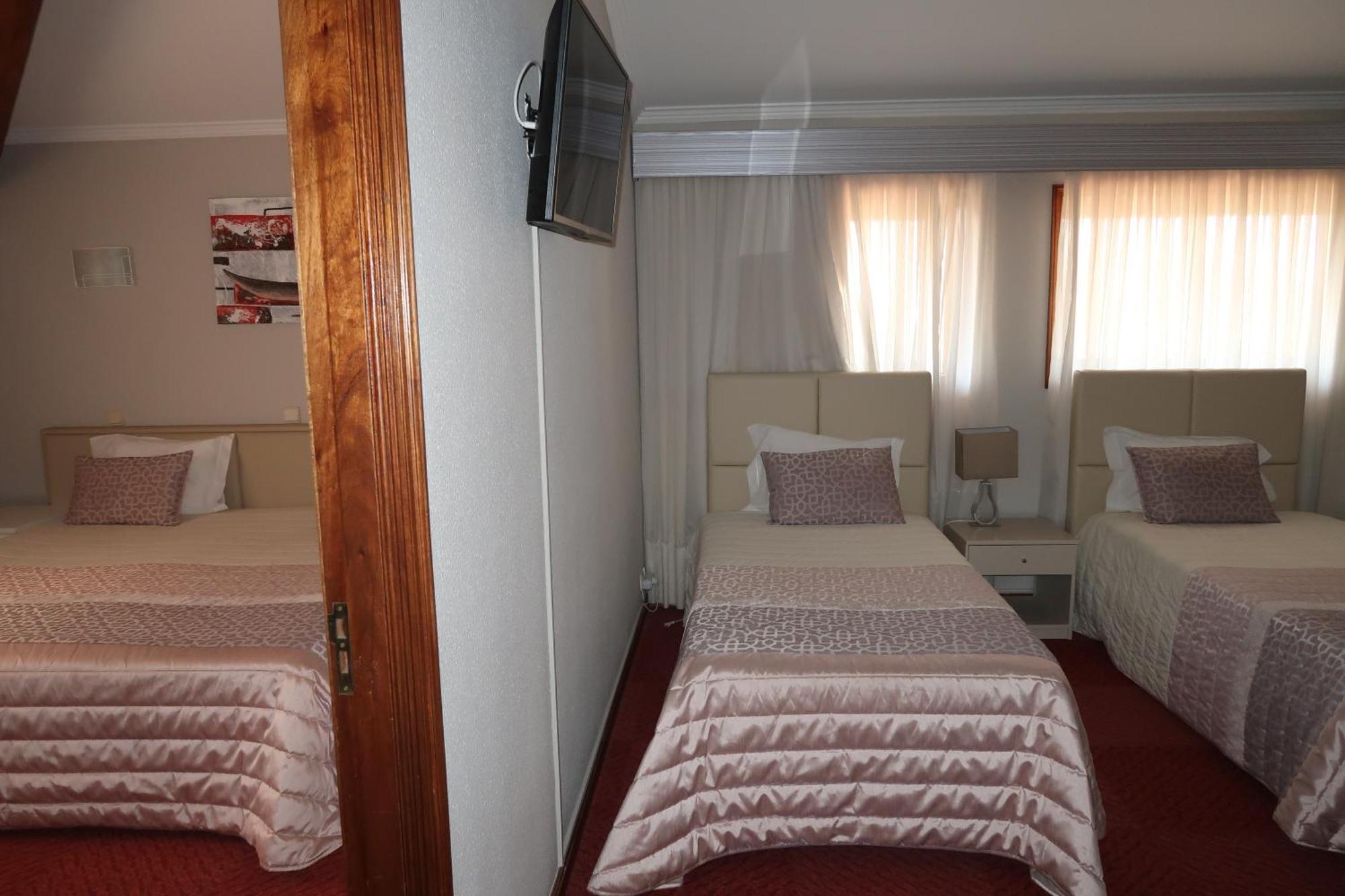 Family Room (2 Adults + 2 Children up to 12 years old)