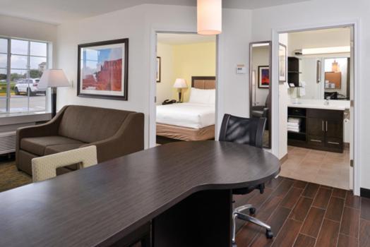 One-Bedroom Suite with Sofa Bed