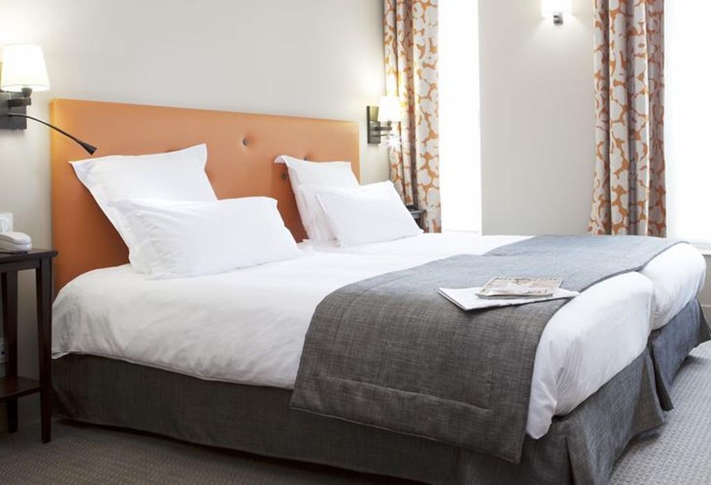 Superior Double Room with Eiffel Tower View,521074704:JPEG