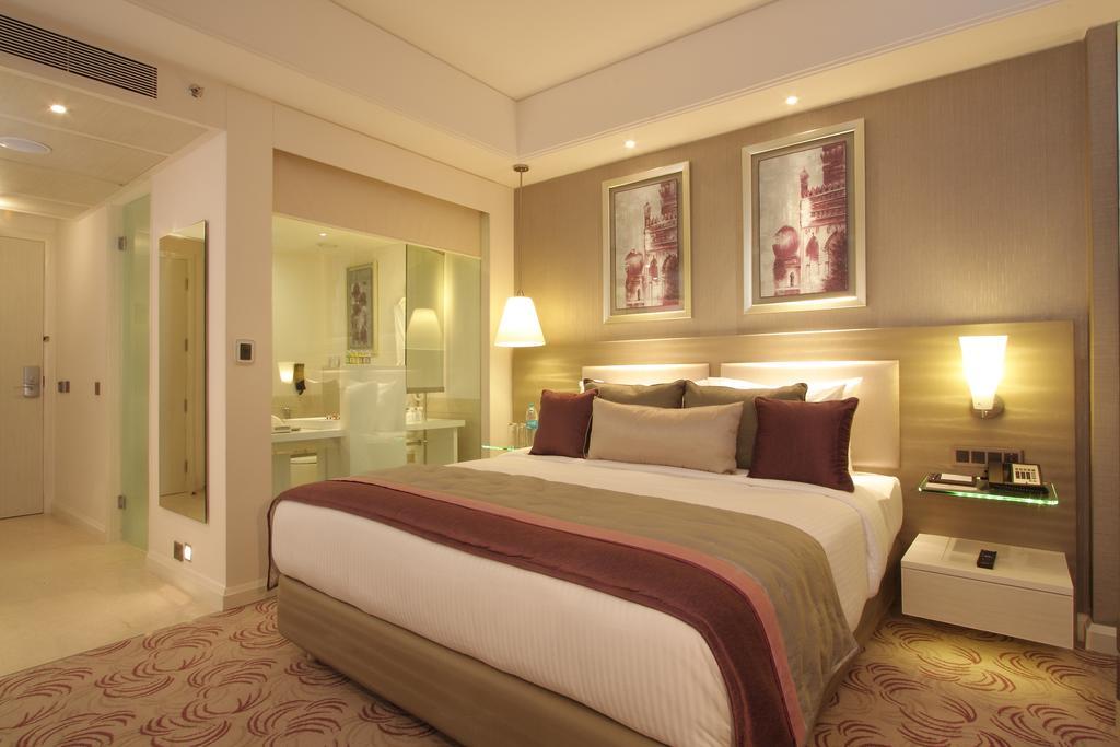 Business Class Room with 10% discount on food and soft beverages