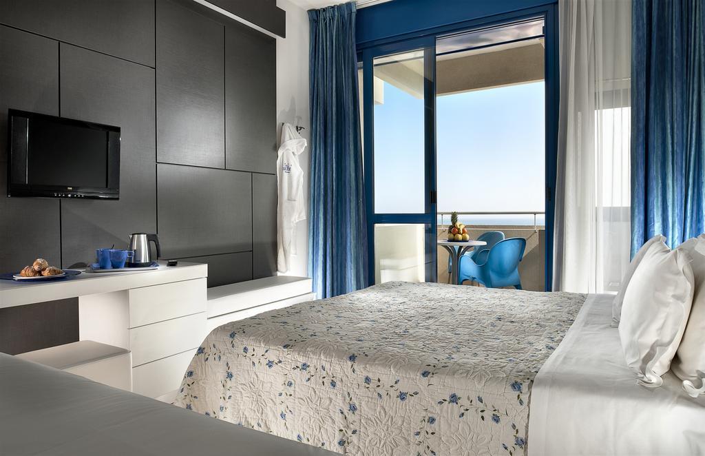 Deluxe Doppelzimmer mit Balkon und Meerblick