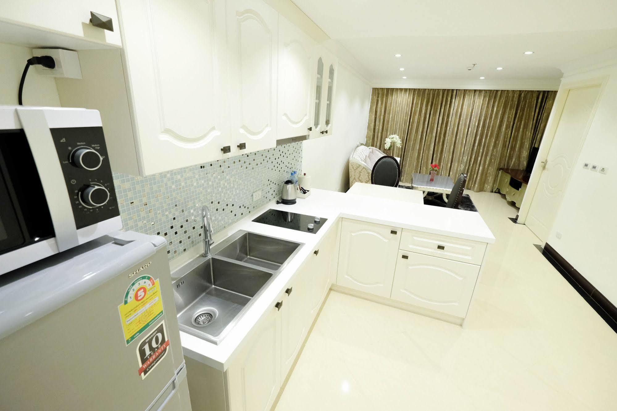 One-Bedroom Suite with City View,709456189:JPEG