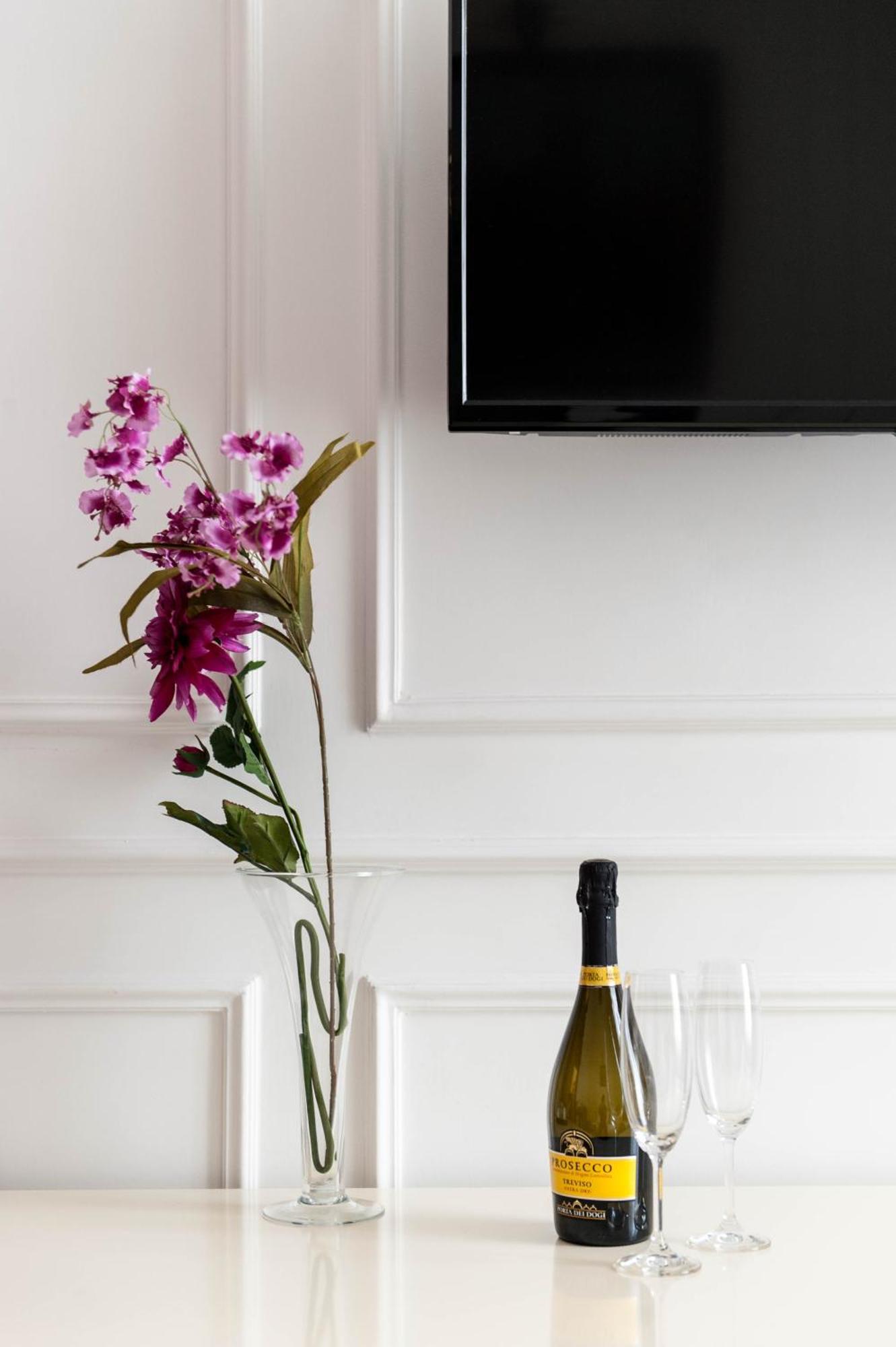 Suite Senior avec Baignoire Spa et Sauna