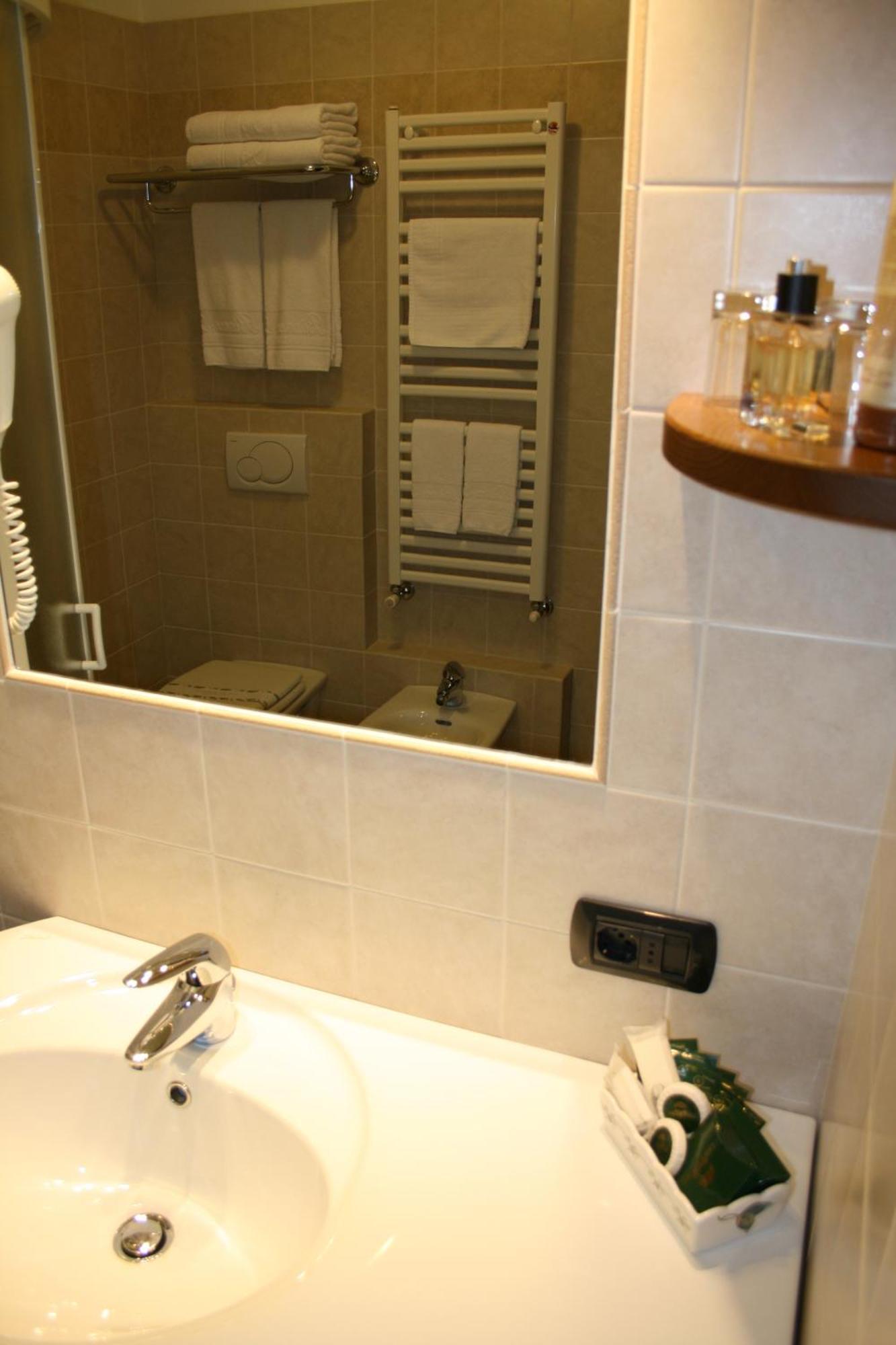 Single King Room