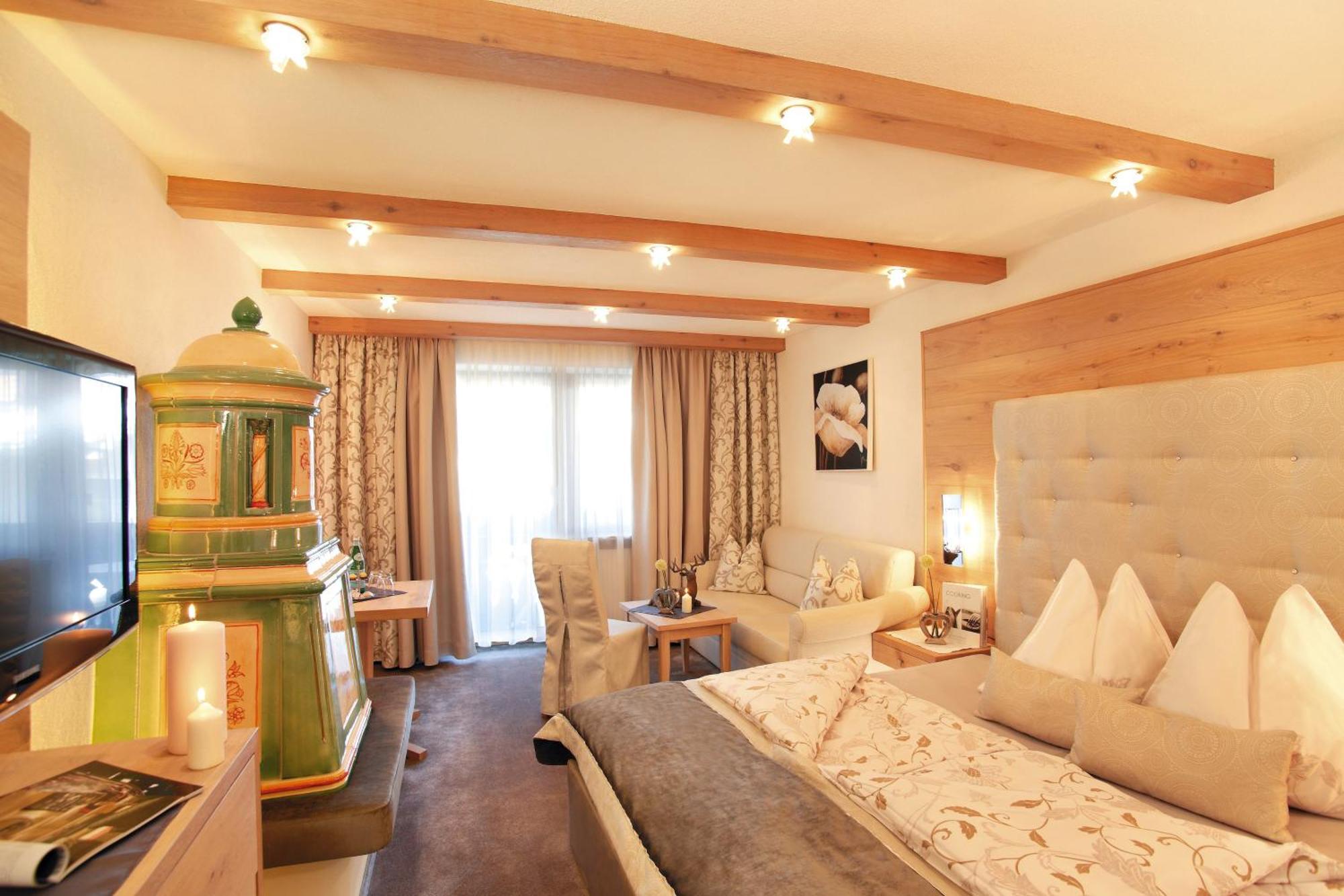 Junior Suite,1583075552:JPEG